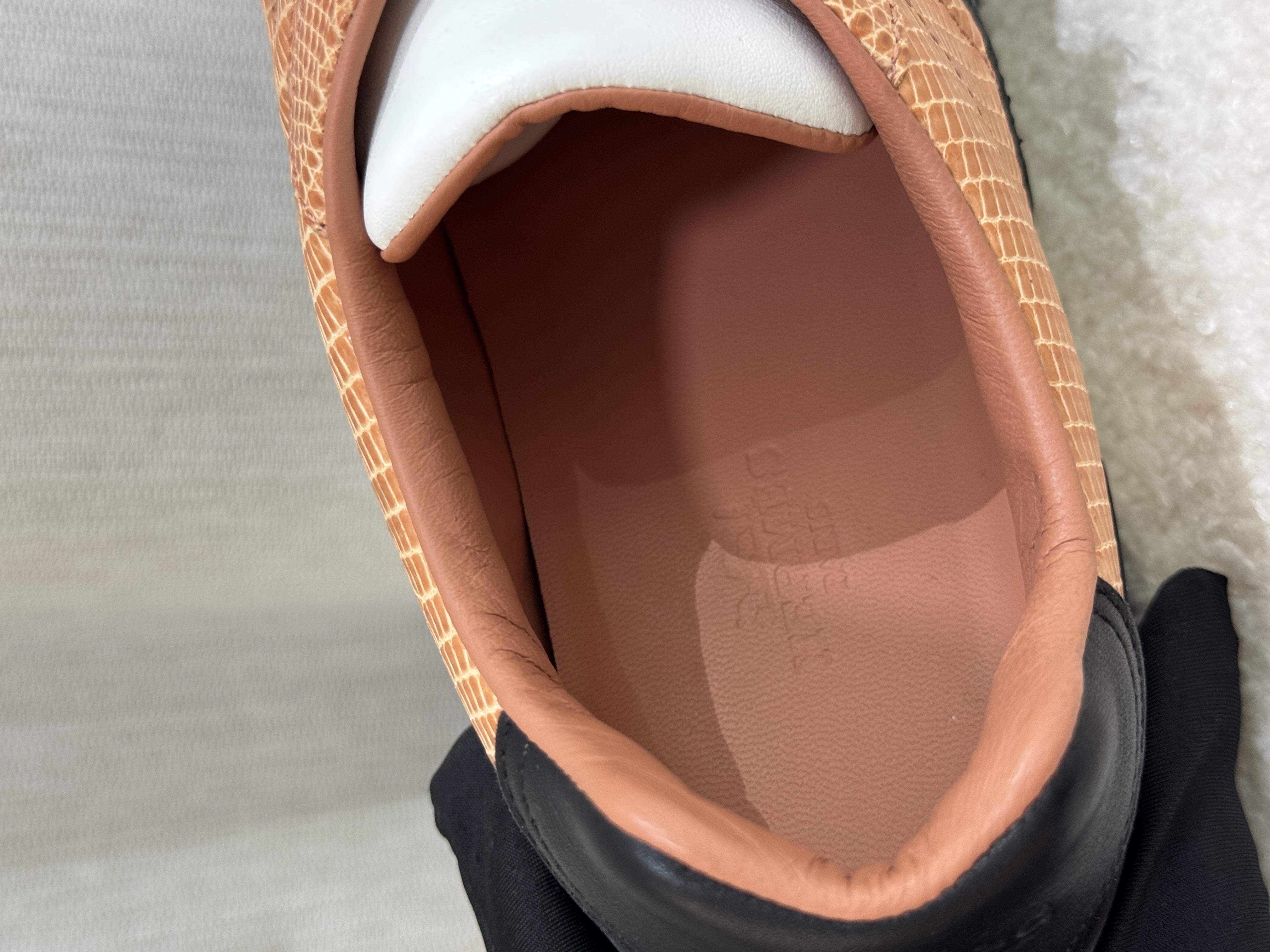 Pre-Owned HERMES Multicolor Trail Sneakers / Size 39 / Product Code : 26022134