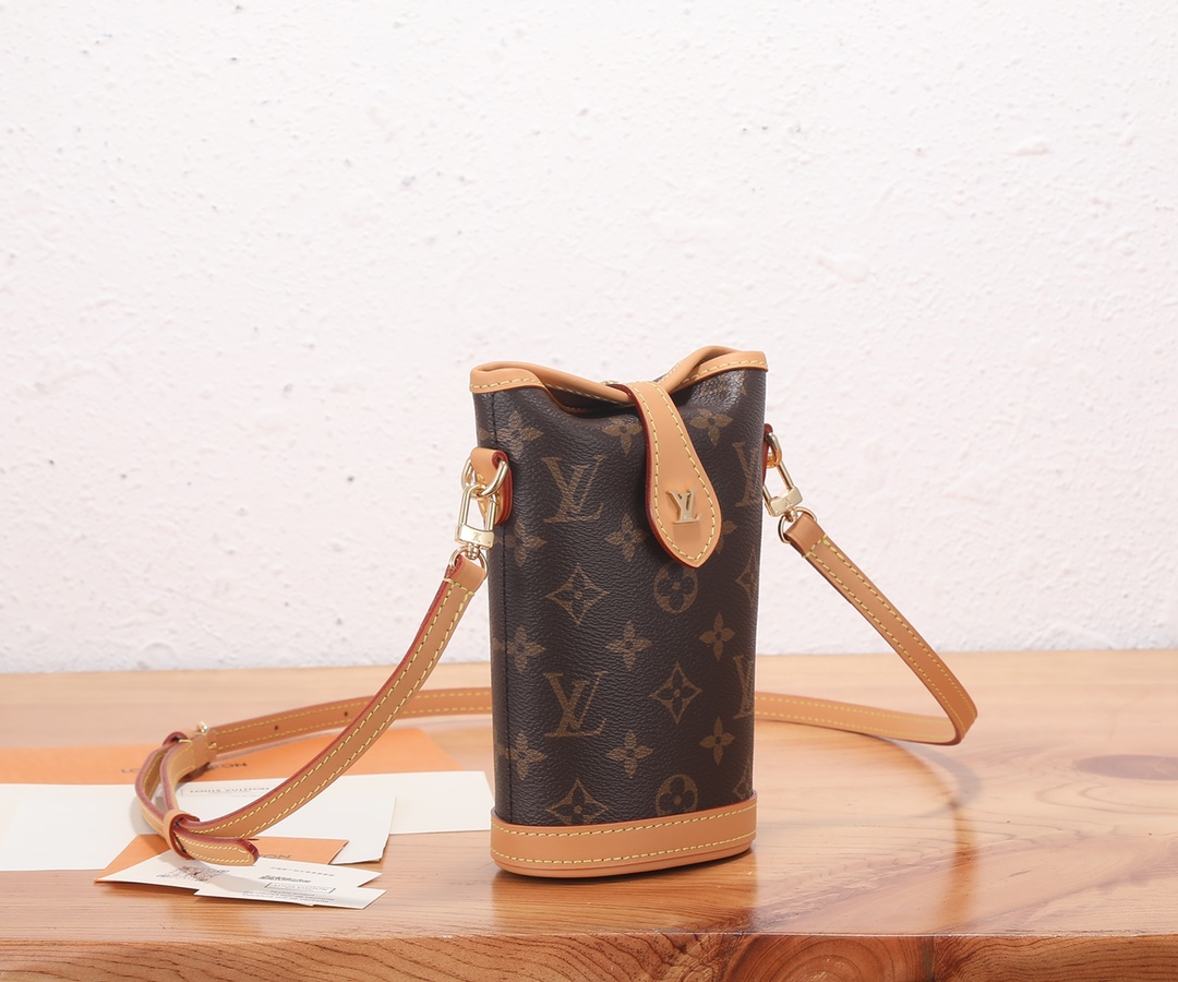 Louis Vuitton Fold Me Pouch