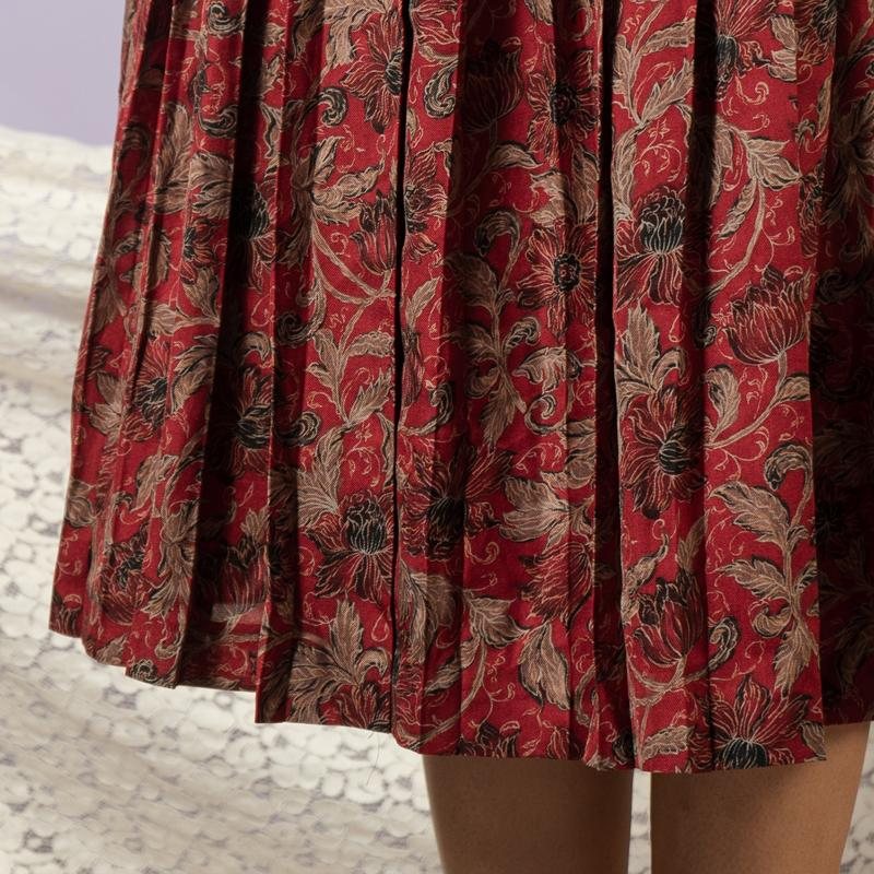Vintage Japanese Foliage Pattern Pleated Skirt - Waist 26" (MT1606-49)