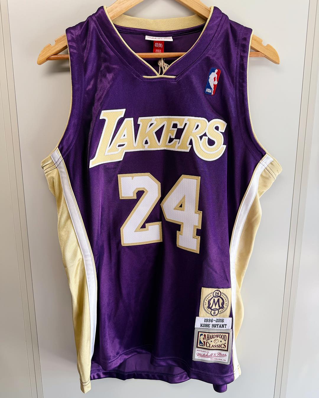 M&N Kobe Bryant HOF Au Jersey 