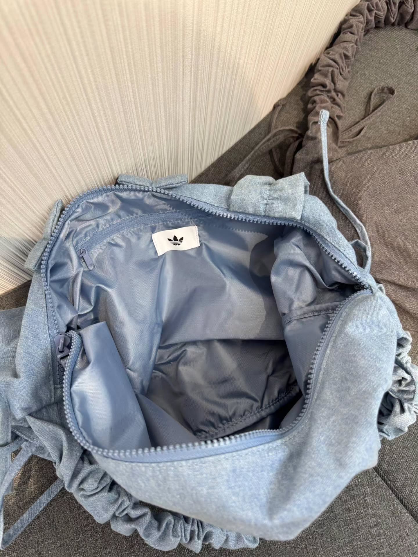 🖤三叶草 云朵包 🇭🇰