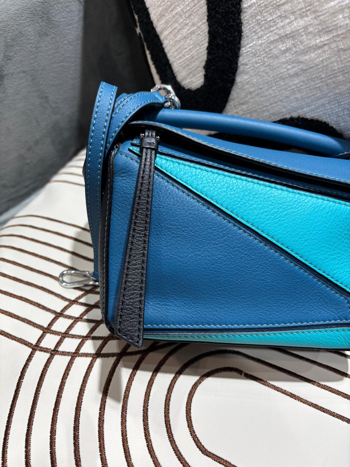 Loewe mini puzzle calfskin  100%Authentic,98%new ✅tap booklet✅dust bag 