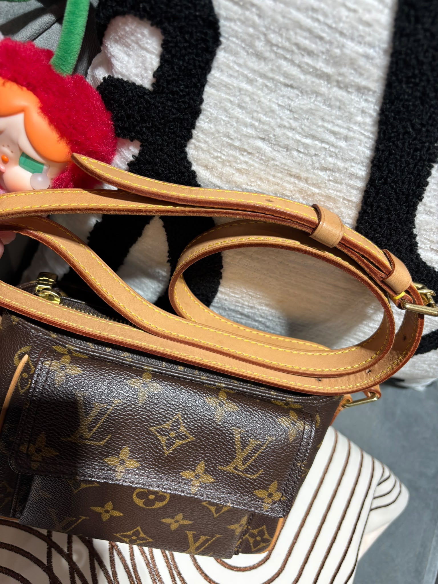 LV viva Cite PM crossbody bag Monogram 100%Authentic, 90%New ✅Dust bag
