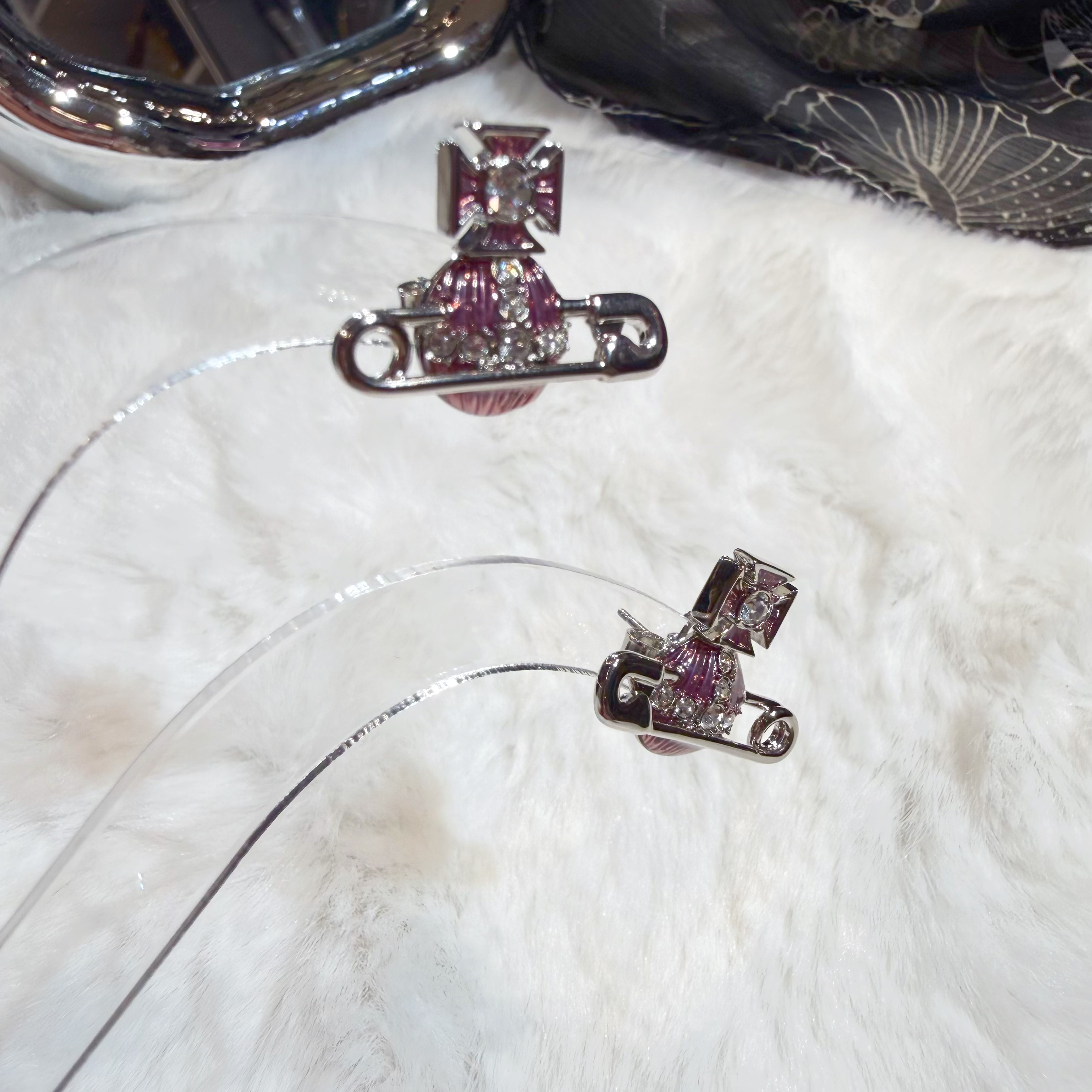 Vivienne Westwood Kitty earrings pink