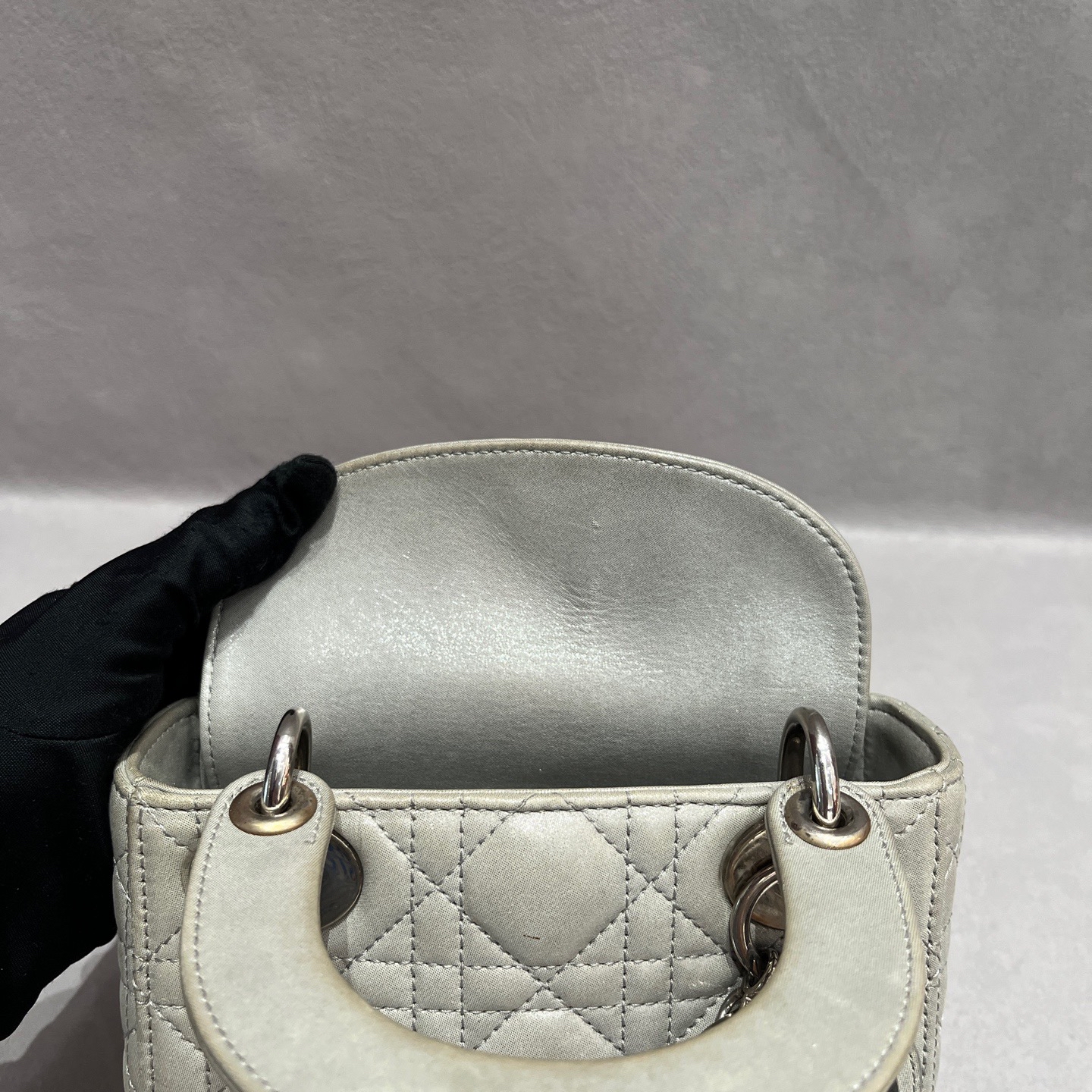 【預訂貨品】Lady dior三格珠光灰銀扣戴妃包