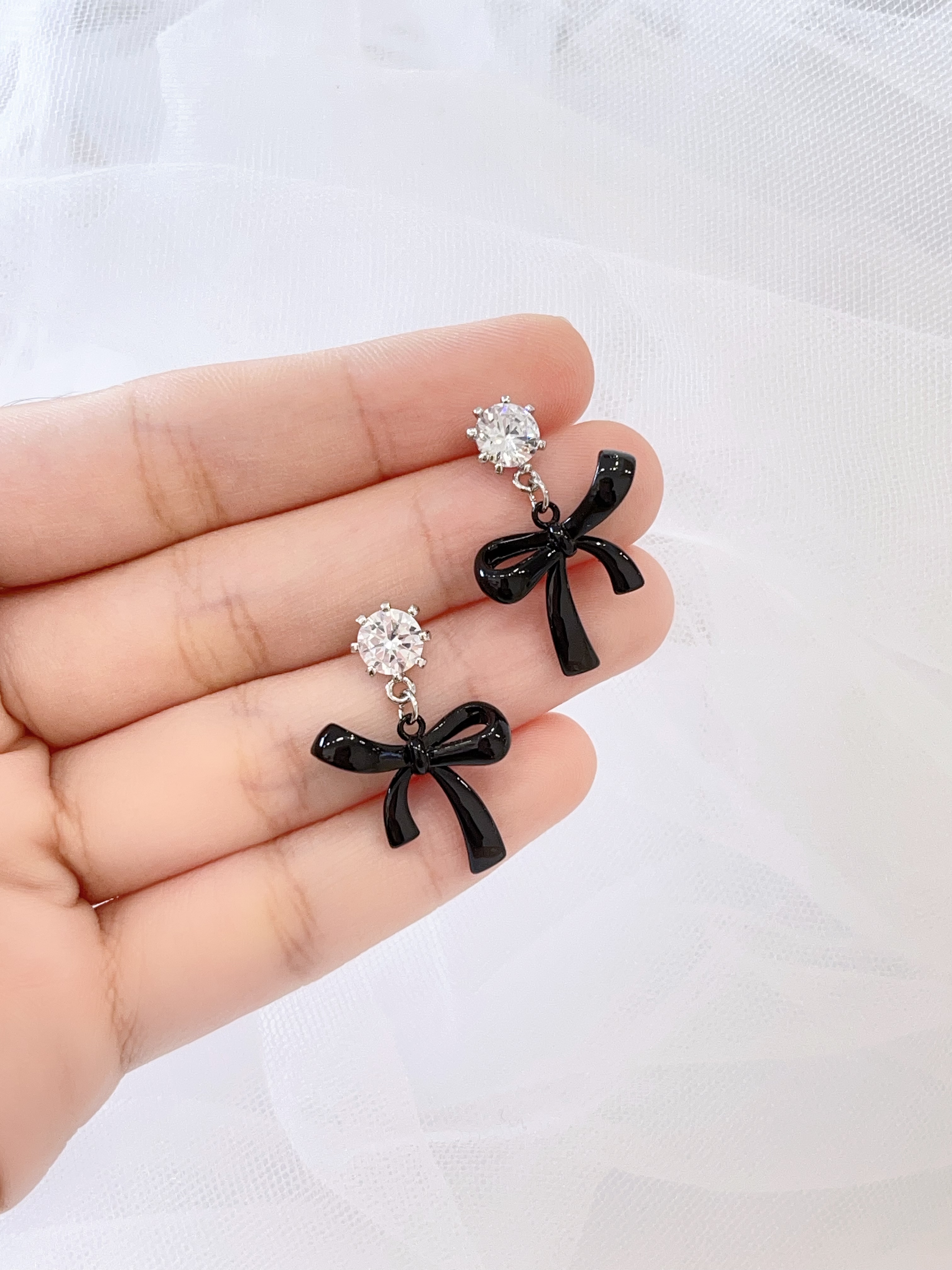 高级感黑色蝴蝶结耳环