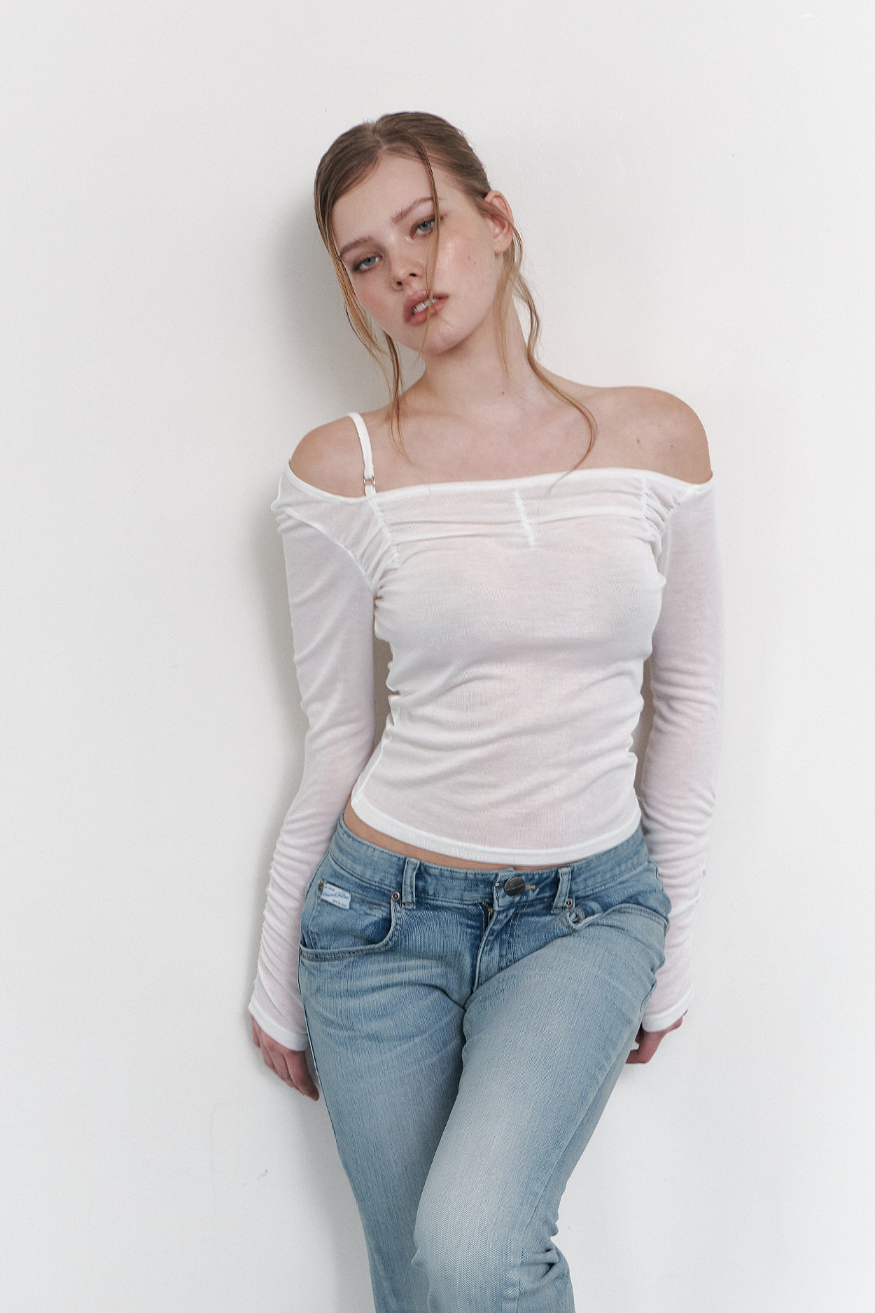 pleaseNOFOLLOW - Halo Unbal Shirring Long Sleeve Top (White)