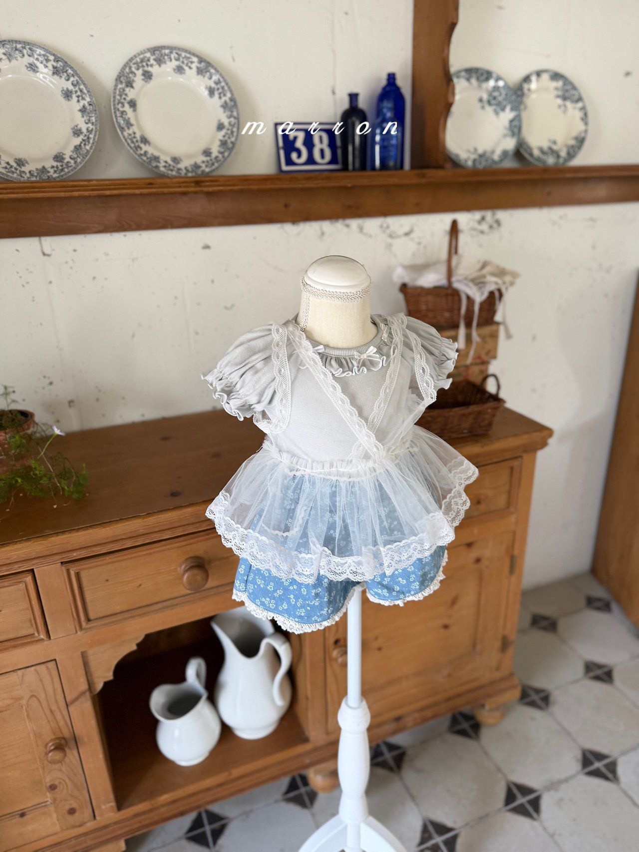 AW4231 Top