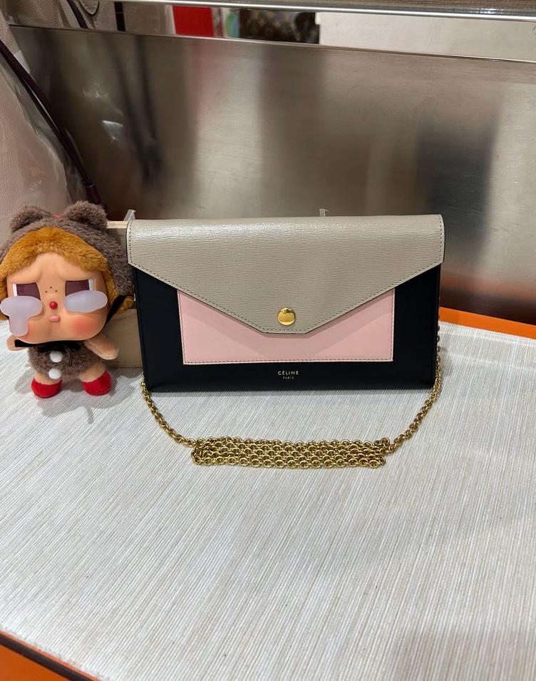 Celine wallet on chain 牛皮金鏈 100%Authentic ,98%new✅dust bag 