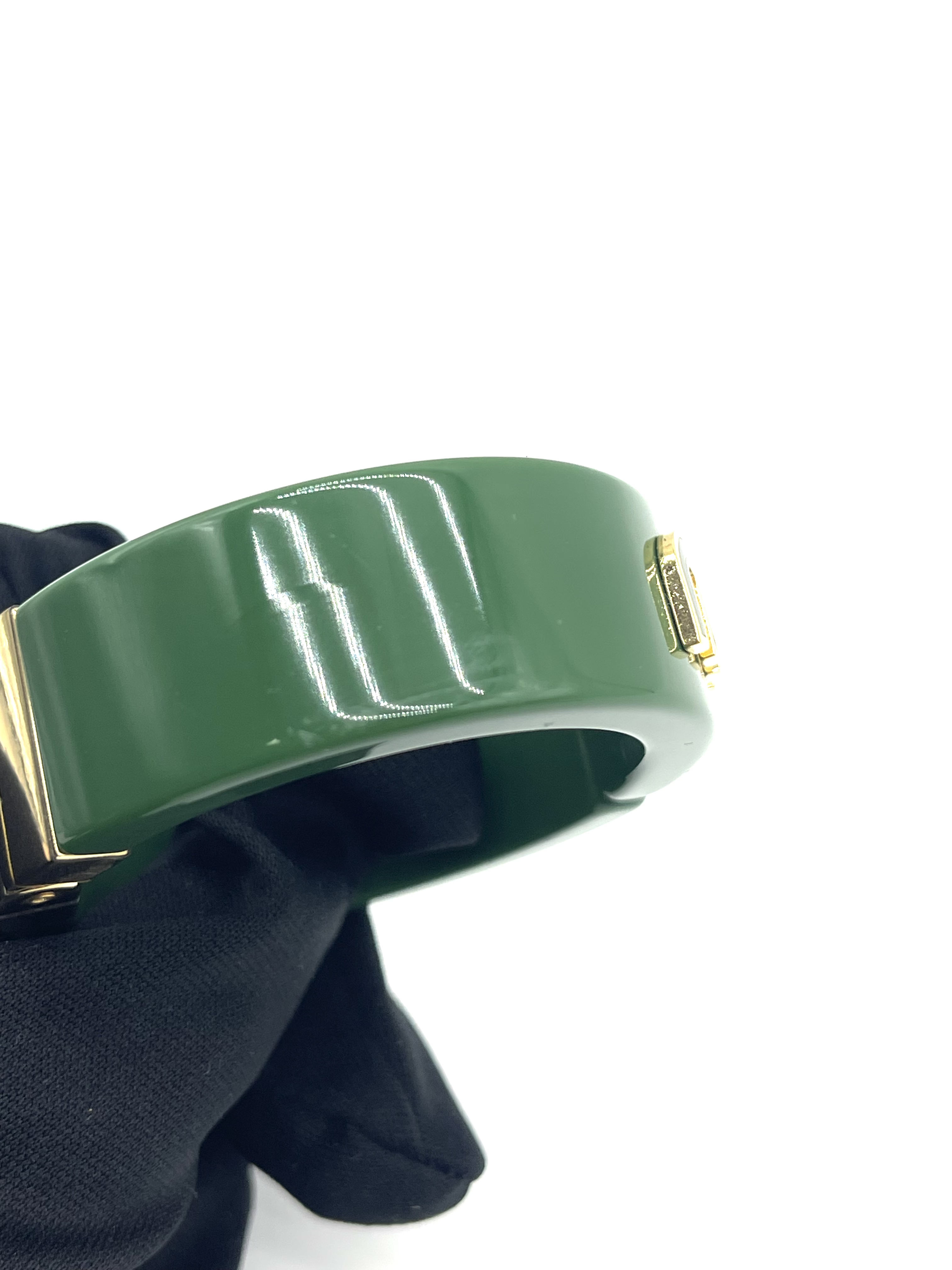 Pre-owned Miu Miu green Plexiglas logo bracelet / Product Code: 26050620