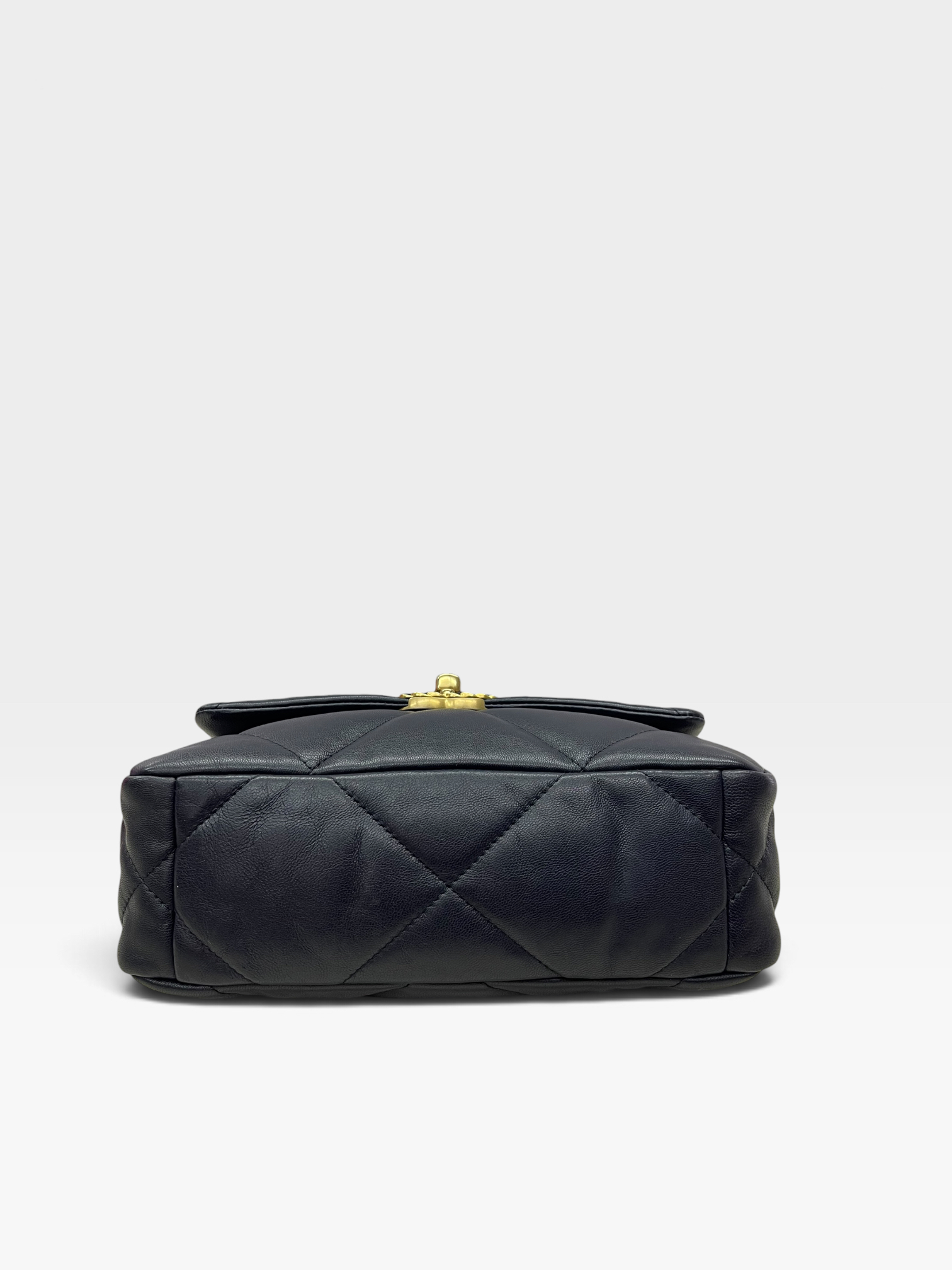 Pre-Owned CHANEL C19 Bag Navy Blue / Product Code: 092701