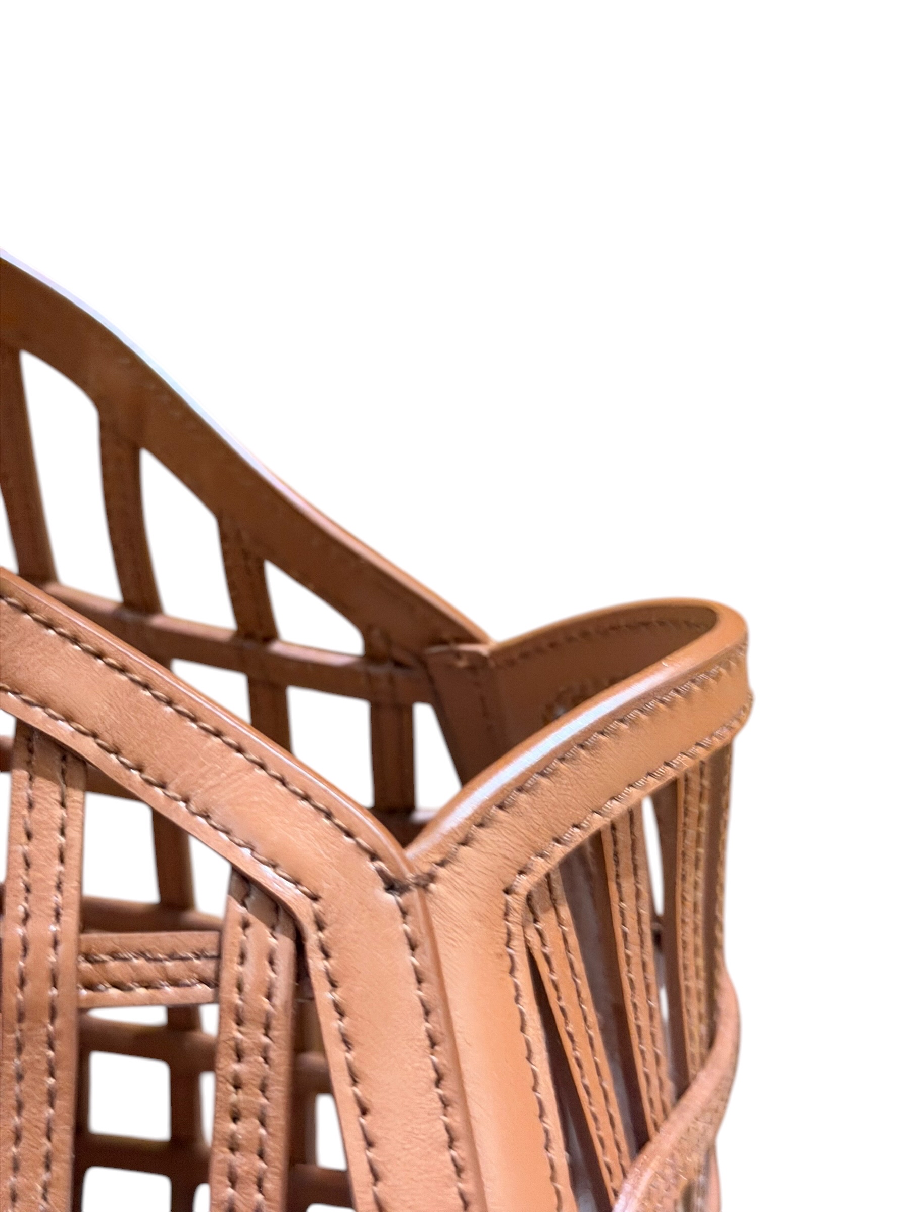Pre-Owned MIU MIU Leather Basket / Product Code: 070305