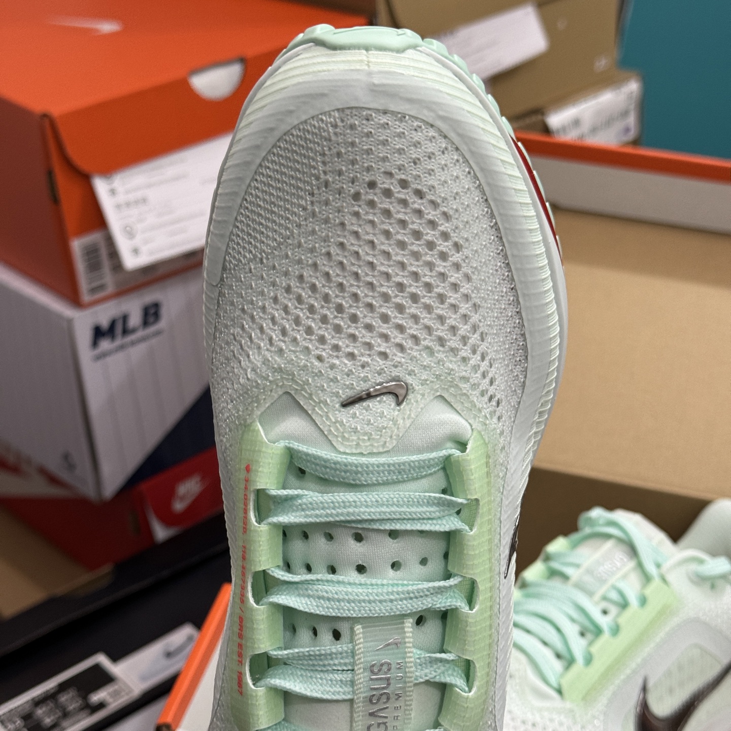 Nike Pegasus Premium "Barely Green" HQ2592-301 