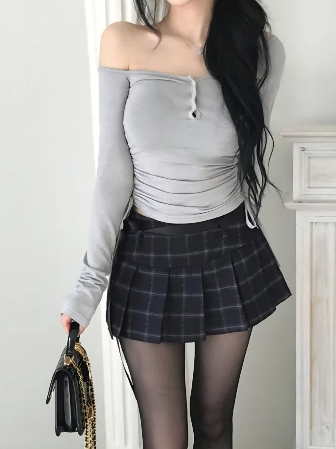 【 🪩 小機心顯身材𝑷𝒊𝒄𝒌!♪ 極親膚！辣妹鏤空啪啪鈕扣雙綁帶上衣🩶 】 Moonlight Shirring Top(兩色入)