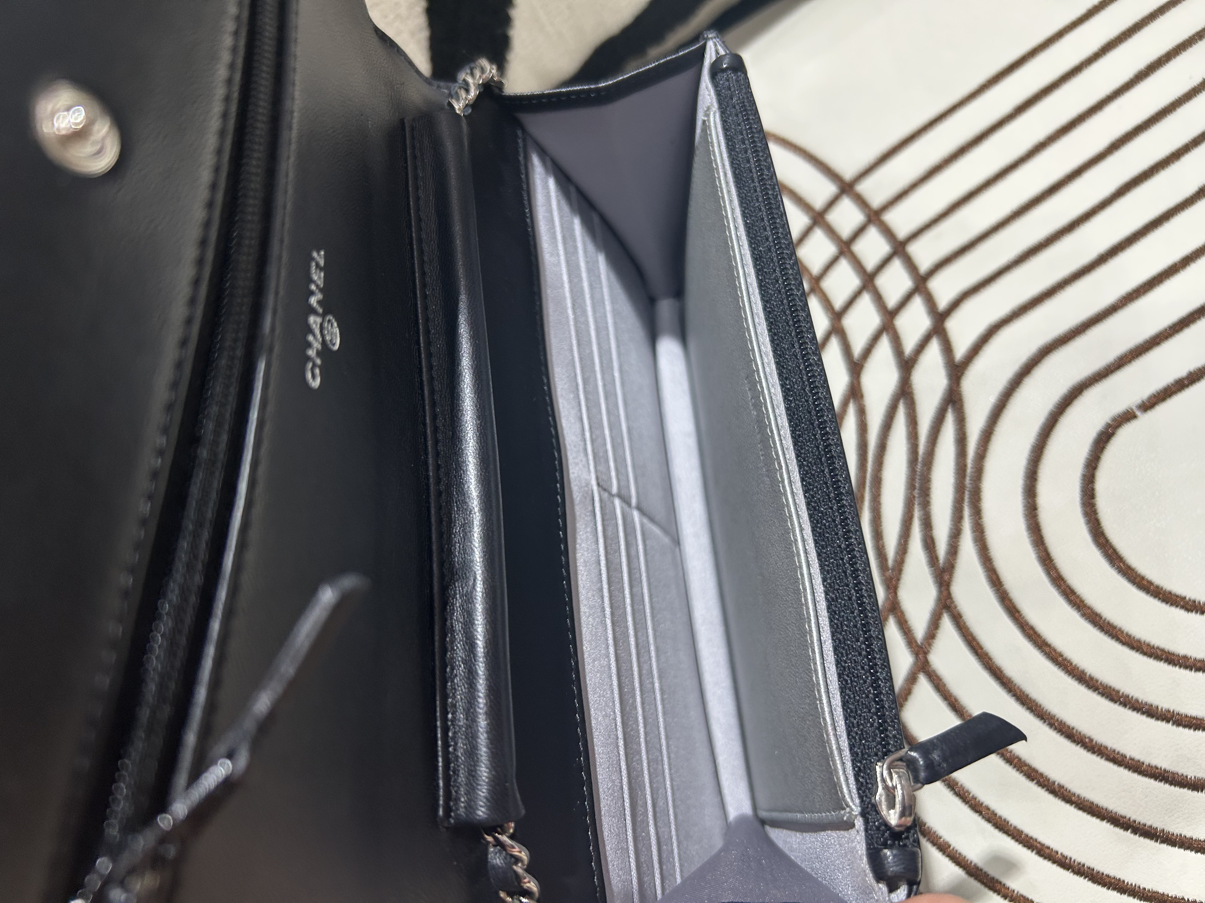 Chanel 山茶花 Wallet On Chain 黑色銀鏈 100%Authentic, 98%New ☑️15Card☑️Box