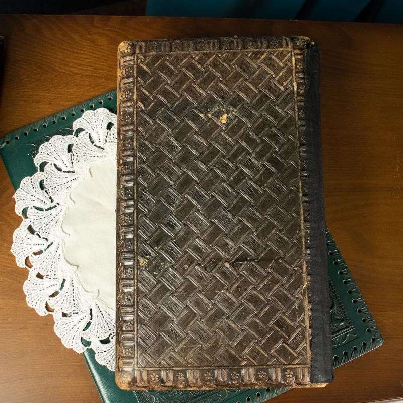 Rare Antique Signed 1904 Brown Leather Cover with Bird Embellishment Photo Album Book (MX014)