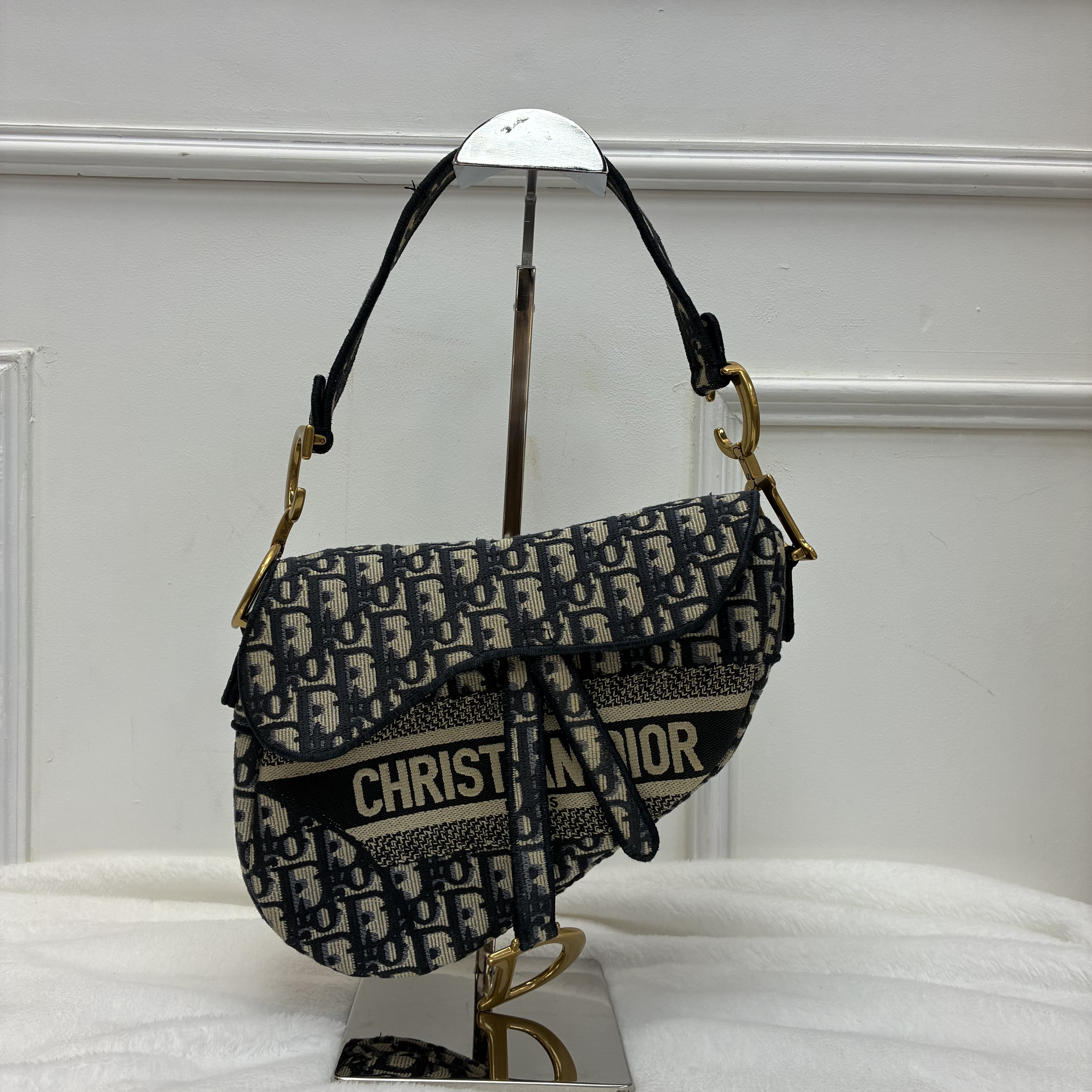 Dior saddle 刺繡馬鞍包
