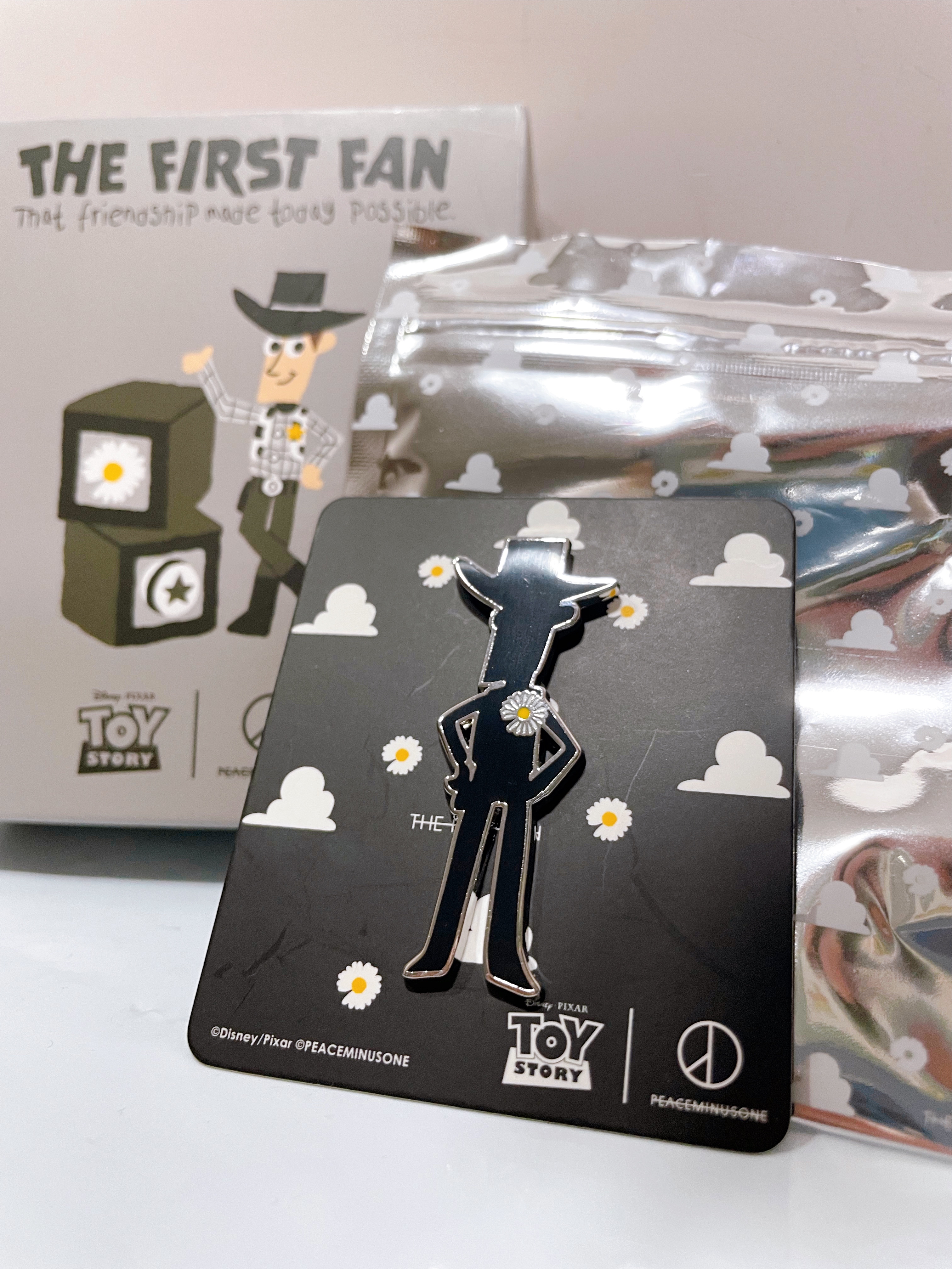 [現貨] Toystory胡迪襟針 Pins GD權志龍 限定聯乘款｜The First Fan 襟針