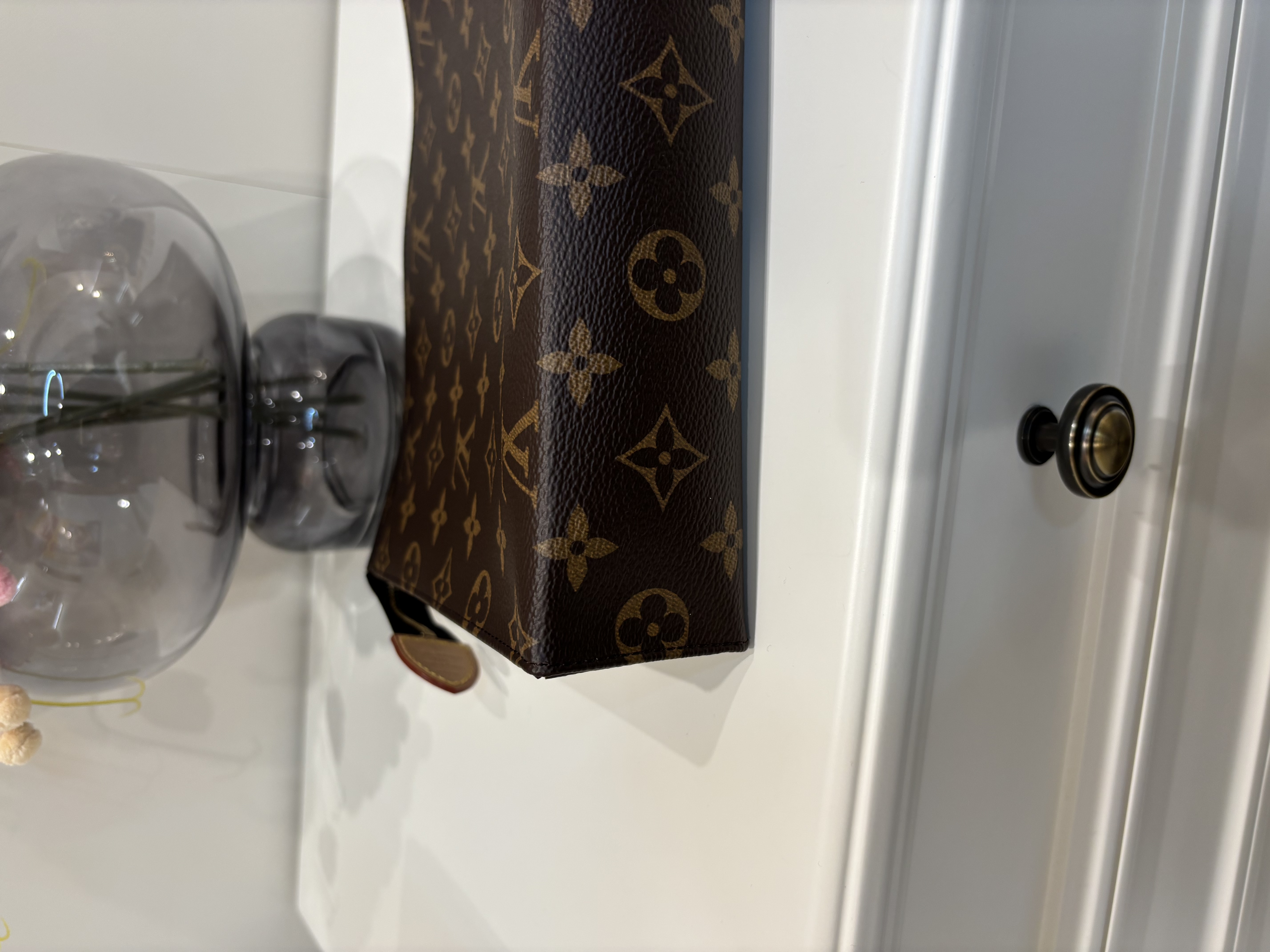 Lv pochette Toilette 26 clutch Monogram 梳洗包100%Authentic, 99%New