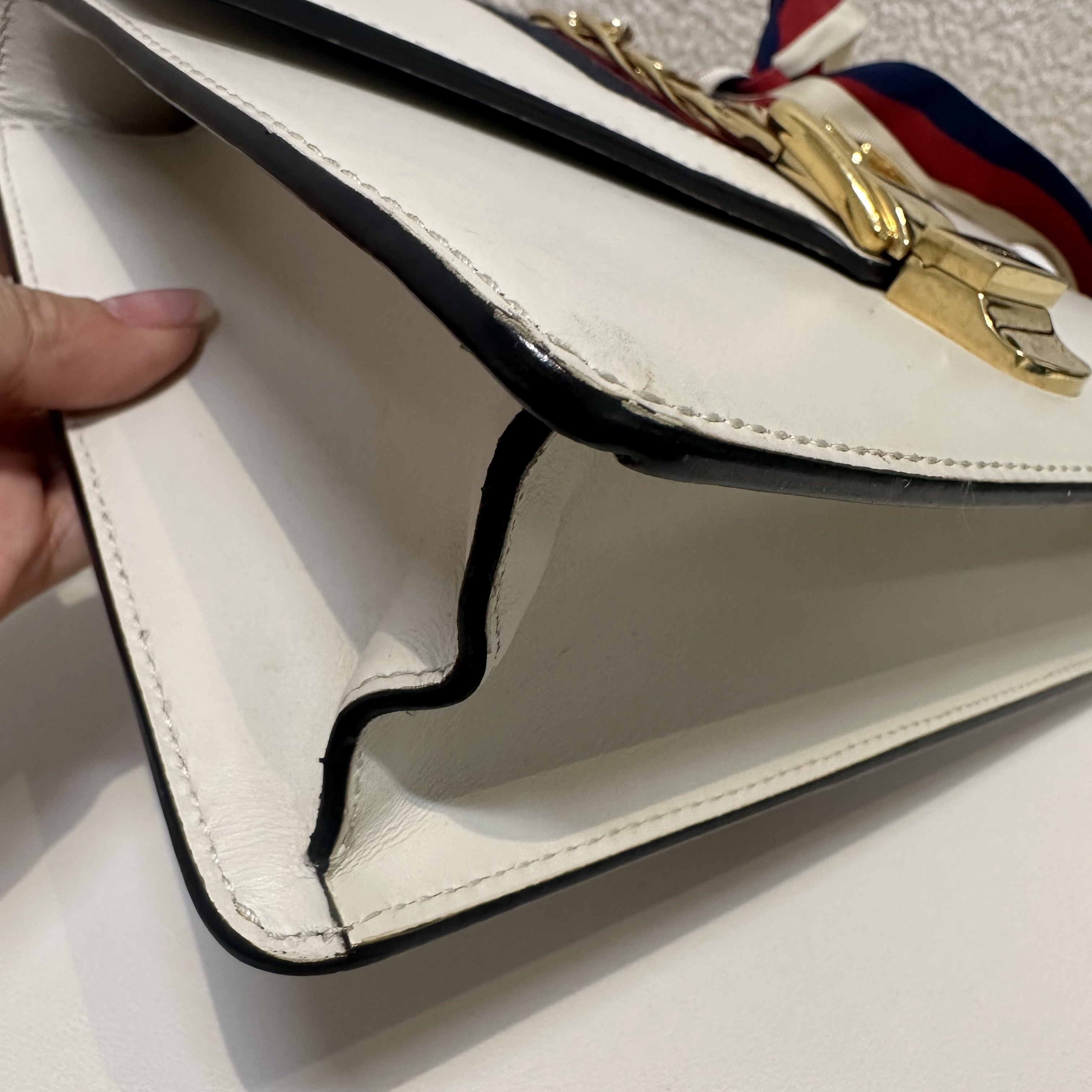 【預訂貨品】Gucci塞爾維亞白色斜孭包