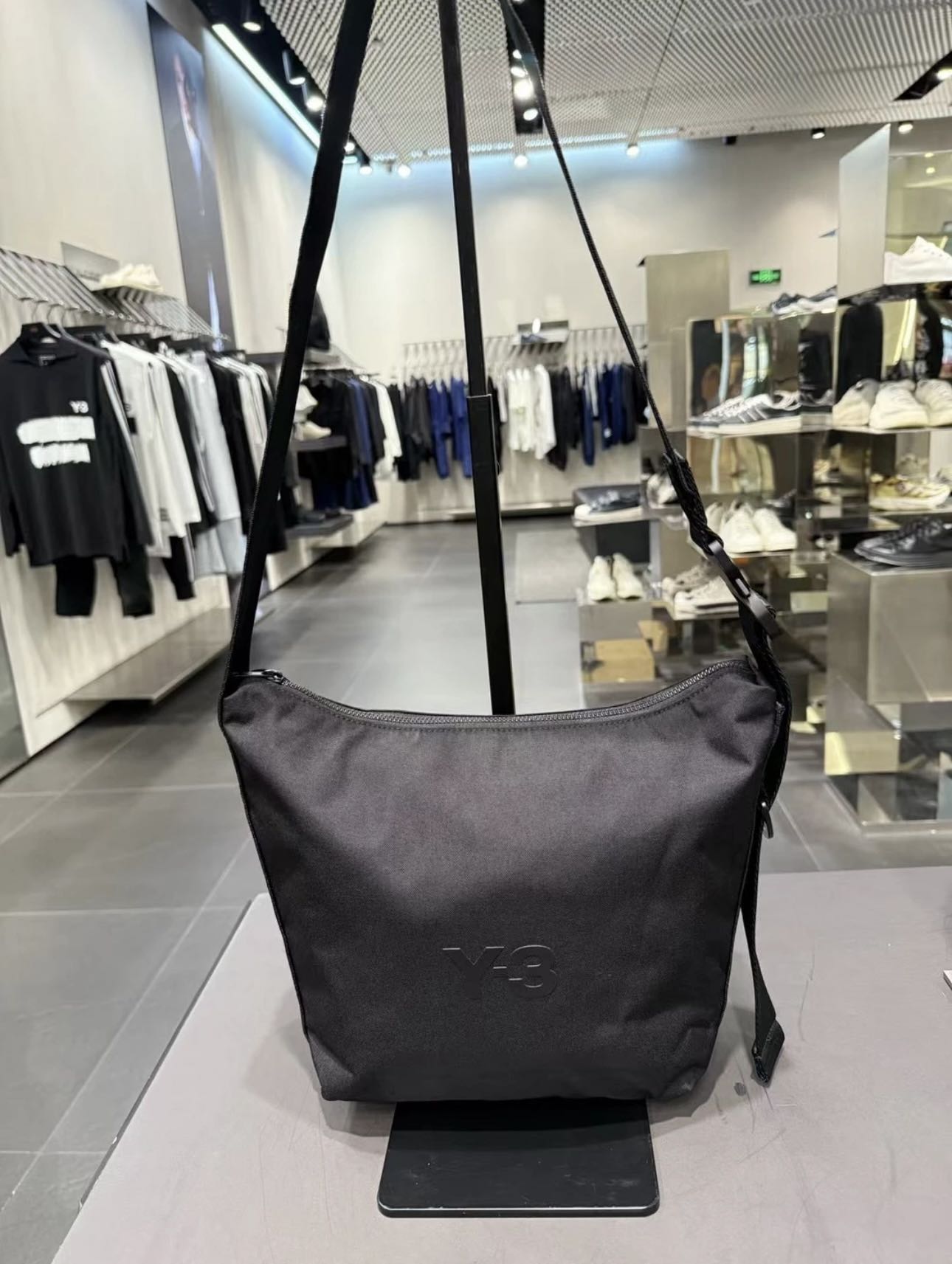 Y-3 buckle-fastening messenger bag