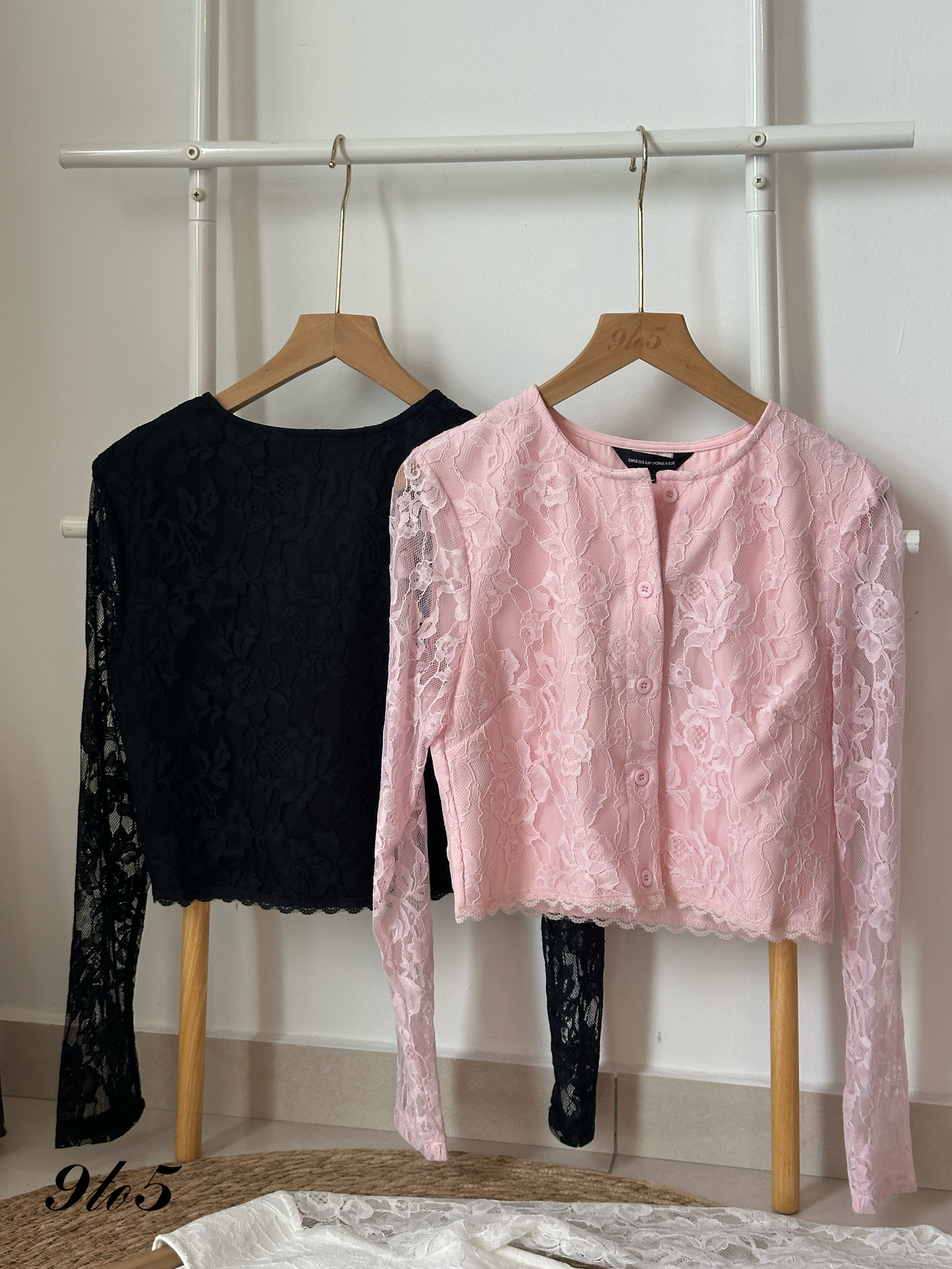 T4032 Cropped Long Sleeve Lace Top - 4 Colors