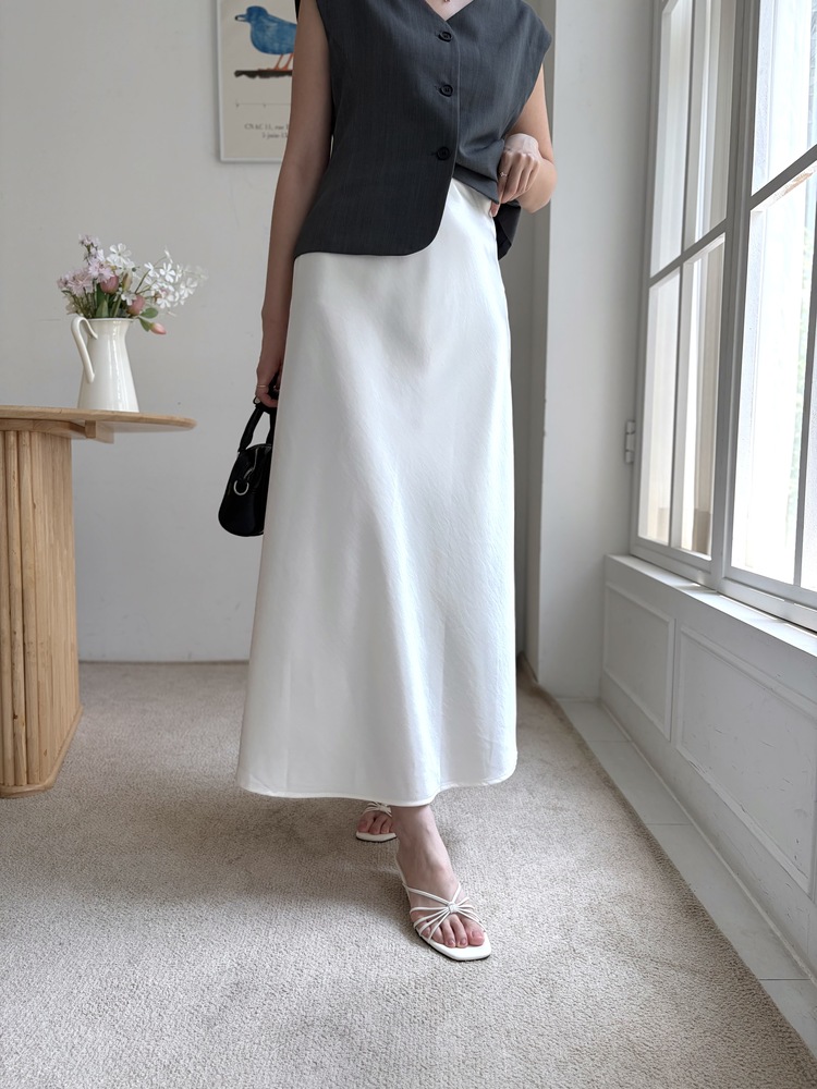 Satin Structured Skirt (Ivory)