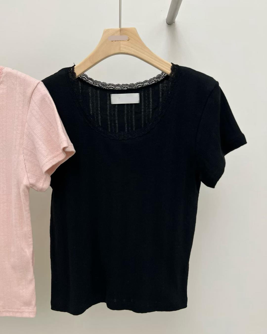 lace邊㘣領打底top