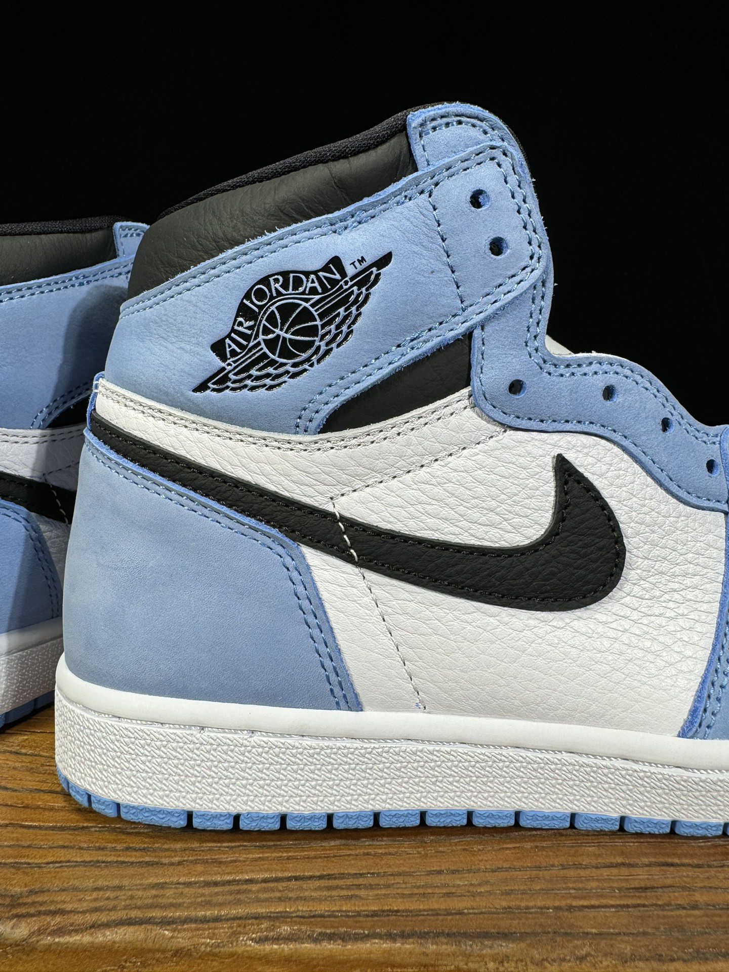 Nike Air Jordan 1 Retro High OG 555088-134 | Blue Box