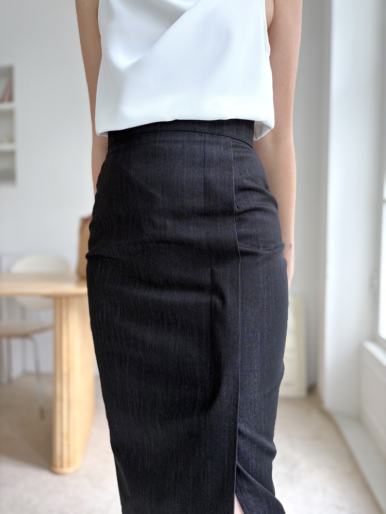 Front Slit Pencil Skirt (Black)
