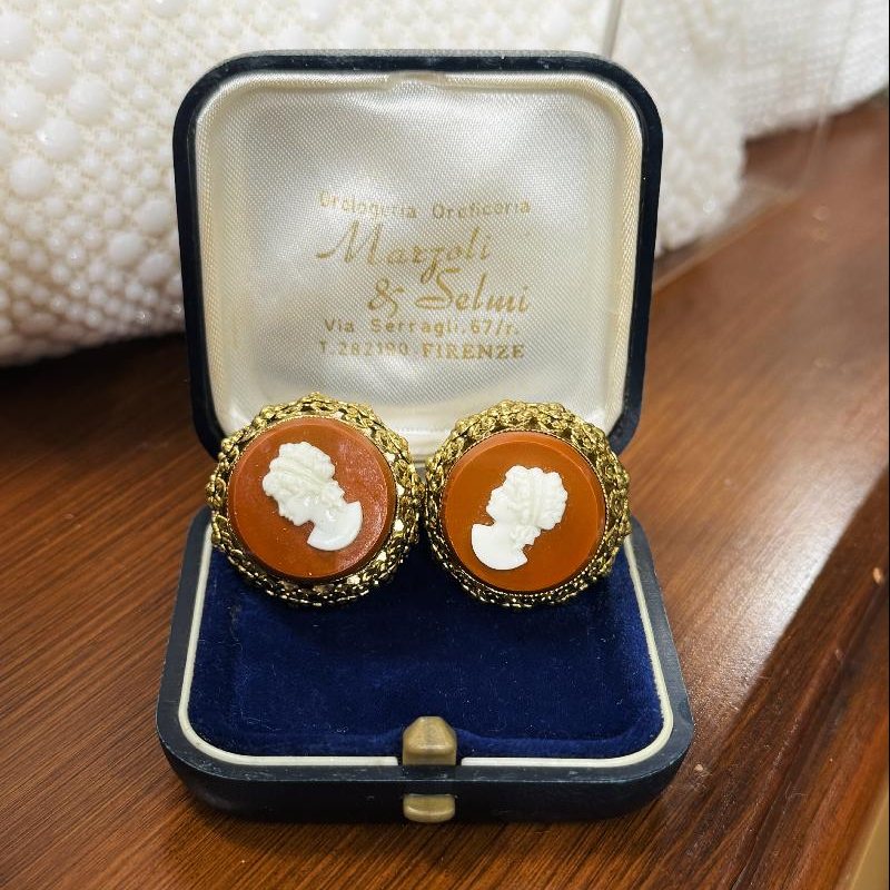 Vintage Mid-Century Czechoslovakian Brown Glass Cameo Buton Style Large Clip Earrings (NZ015-8)
