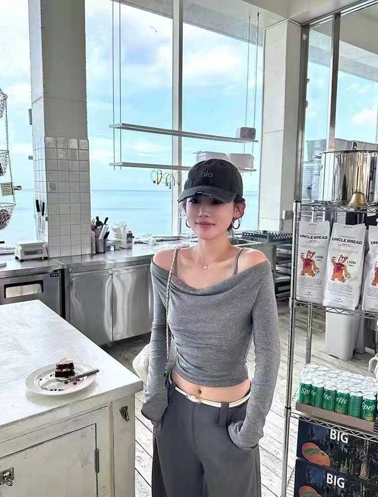 1715 RUCHED OFF-SHOULDER TOP 褶皱一字肩上衣