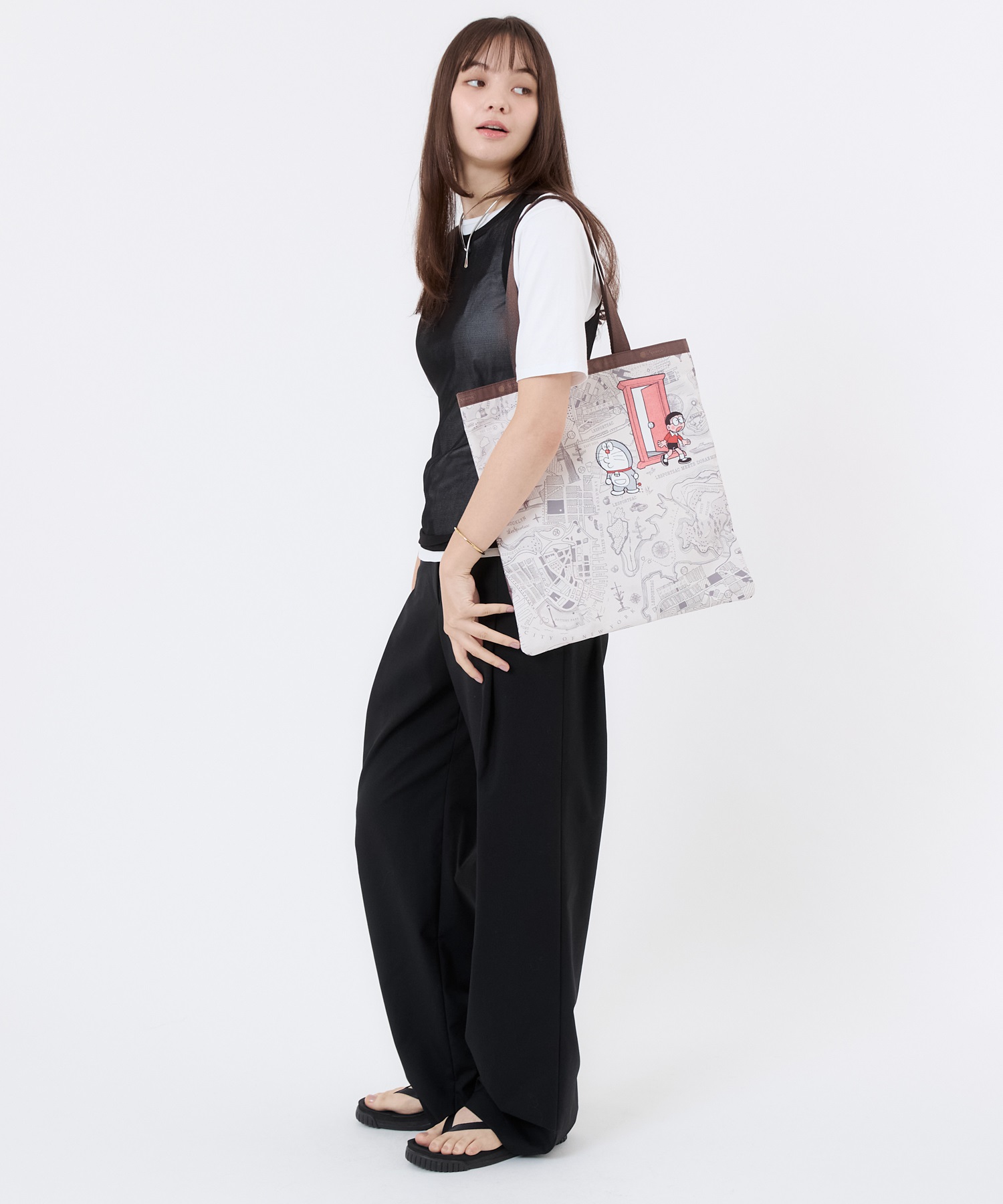[訂購] [日本直送] 💙 LeSportsac「DORAEMON LARGE EMERALD TOTE」 📏 尺寸/內容：高約39cm｜闊約35cm {TF260813}