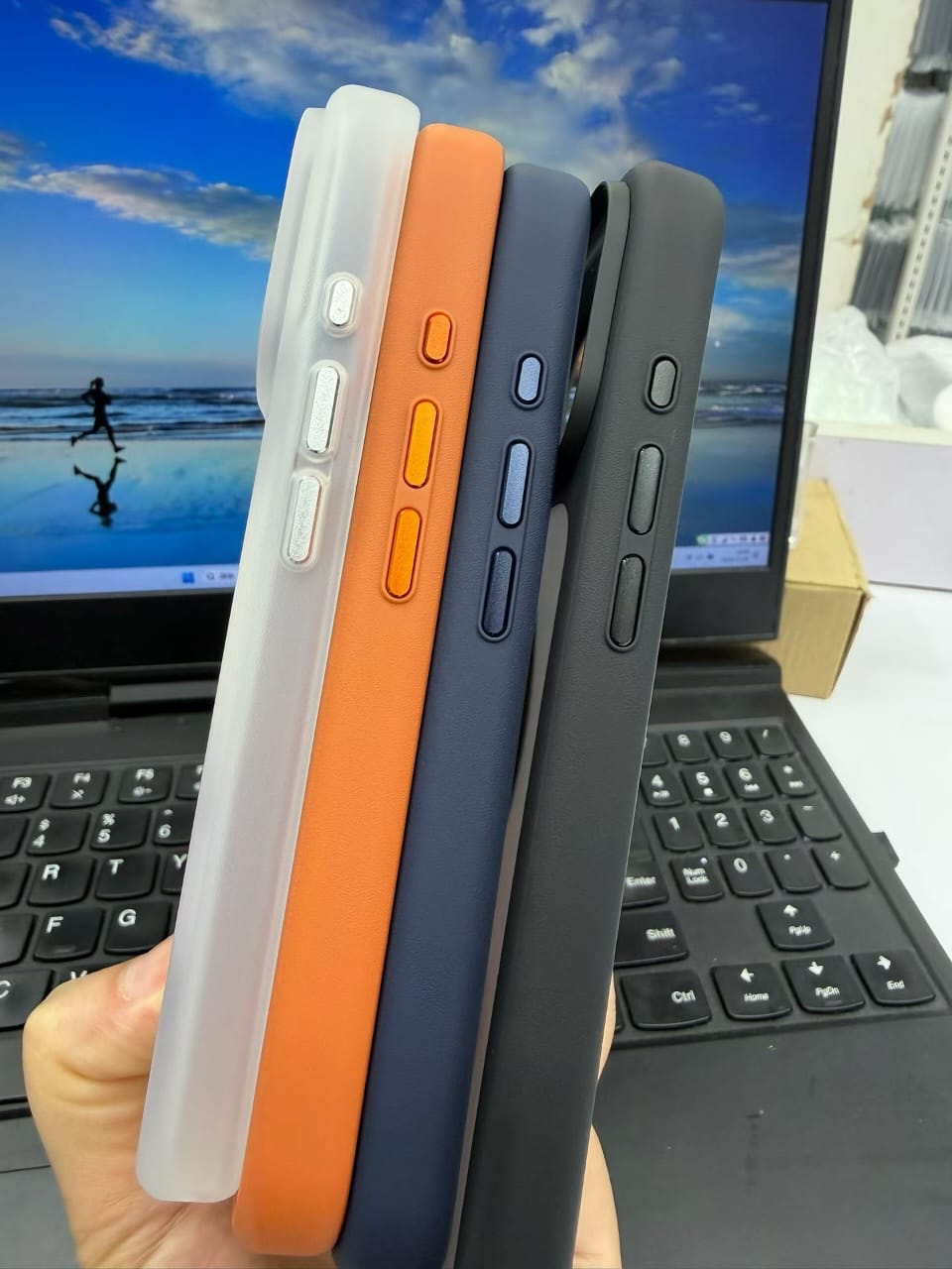 iPhone 17 Pro/ 17 Pro Max 亲肤磨砂MagSafe磁吸壳 | 防指纹防油 | 软边硬背防摔 | 独立相机键