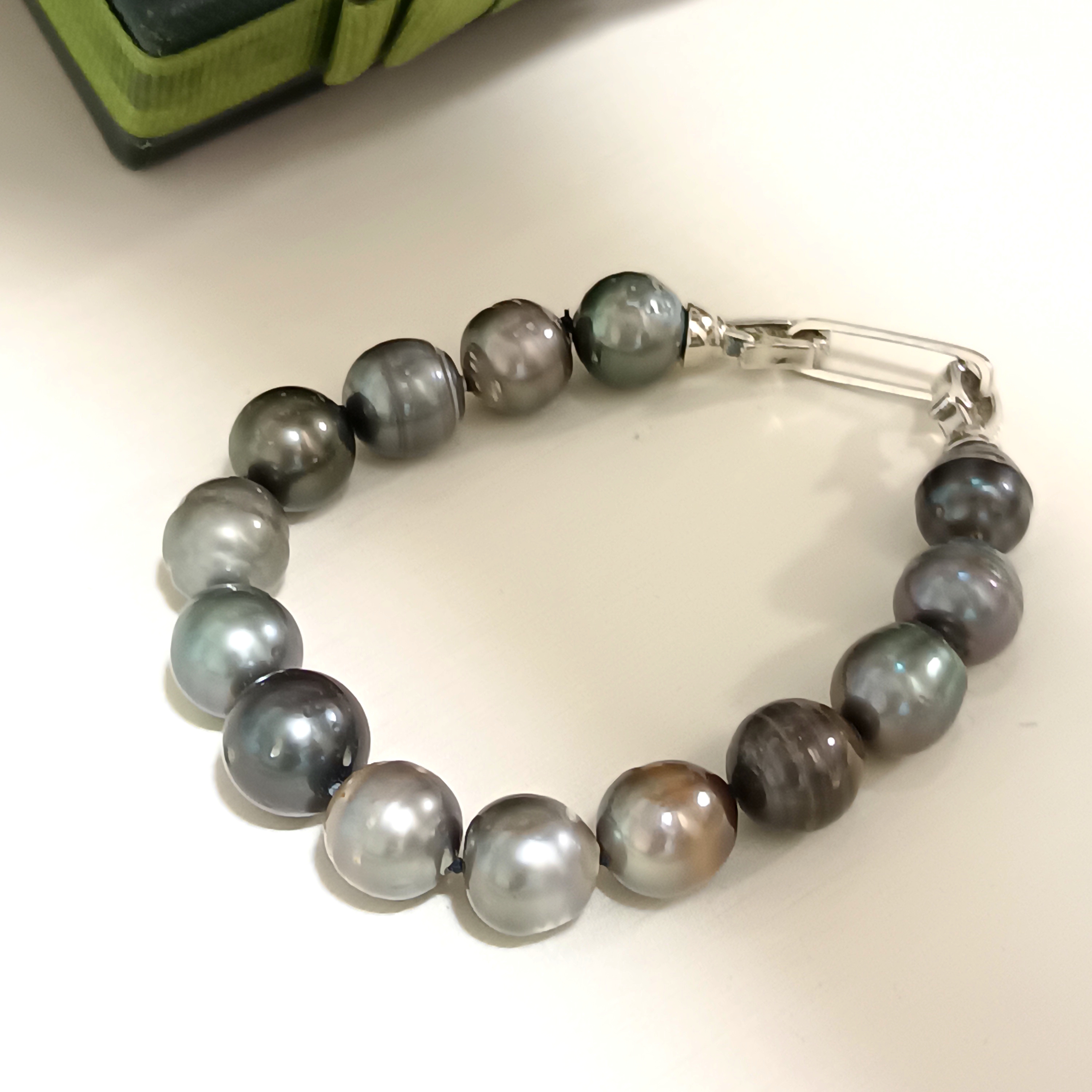 特價品‼️近圓強光微巴大溪地海水珍珠注白金扣手鍊