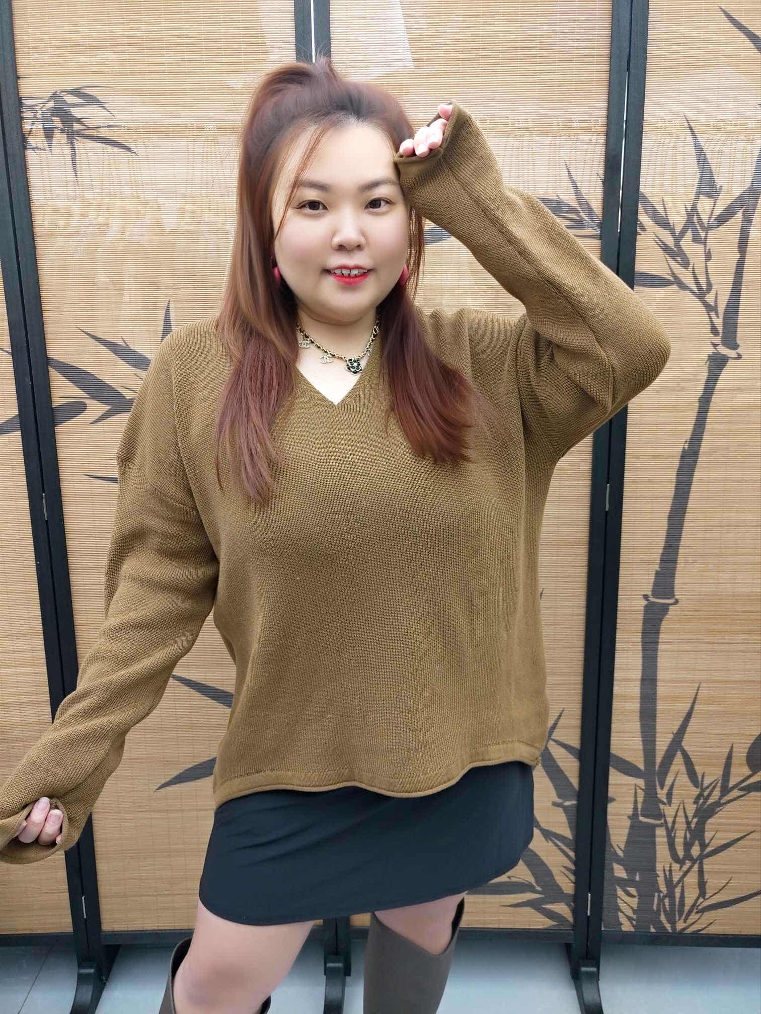 DDF07 2304 V领针织长袖单色上衣