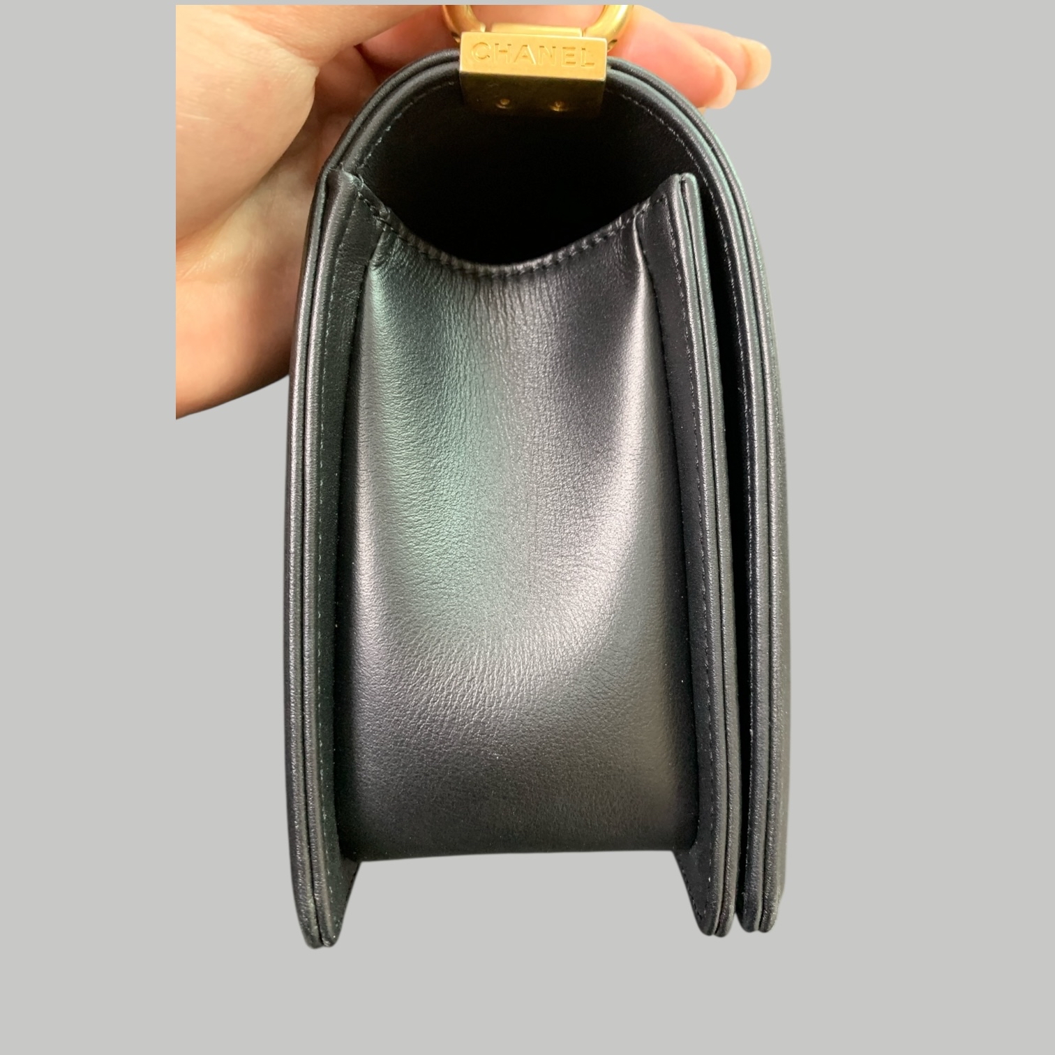 Chanel 小牛皮Leboy medium金扣