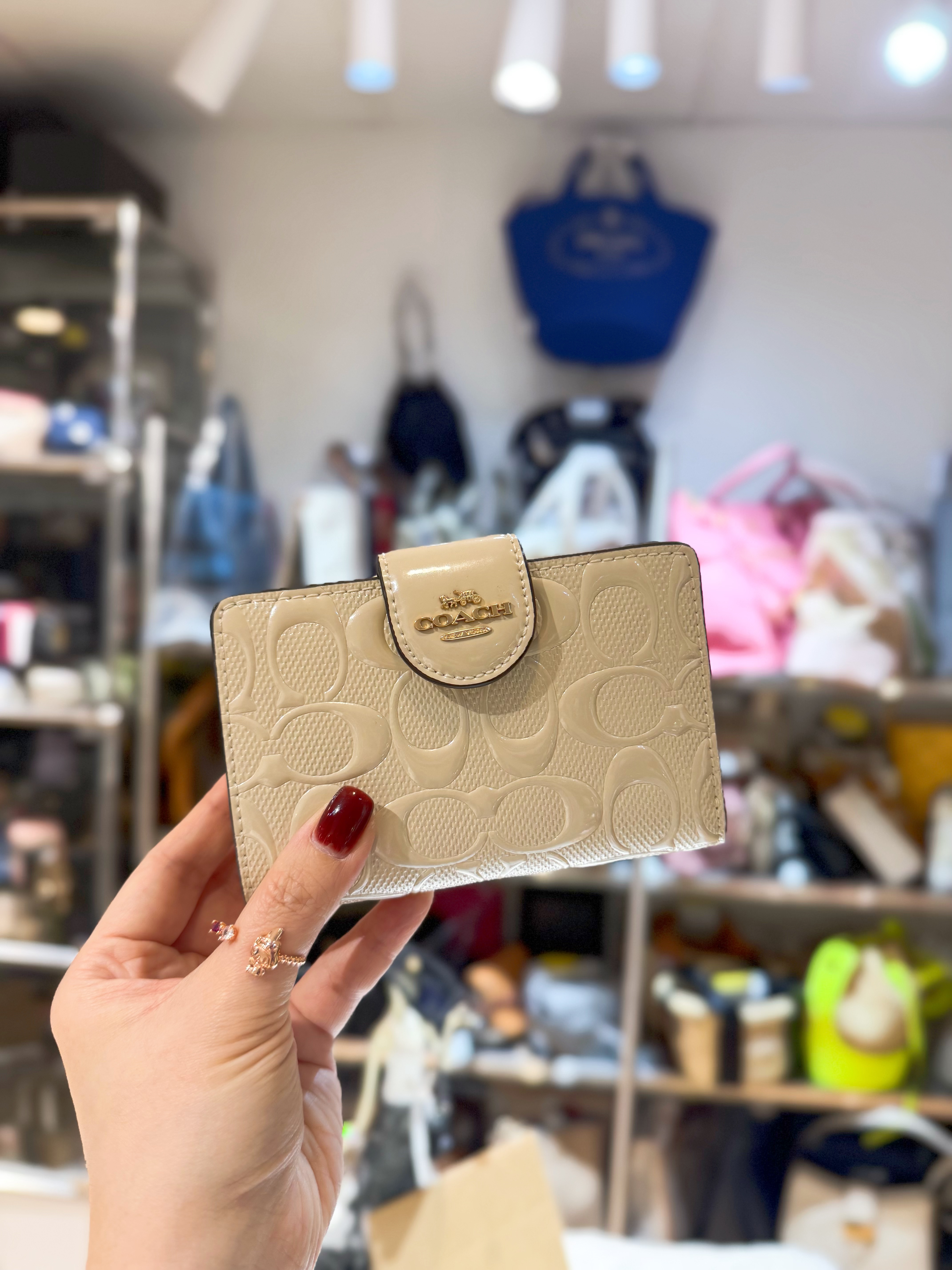 Coach medium wallet pat/white/m