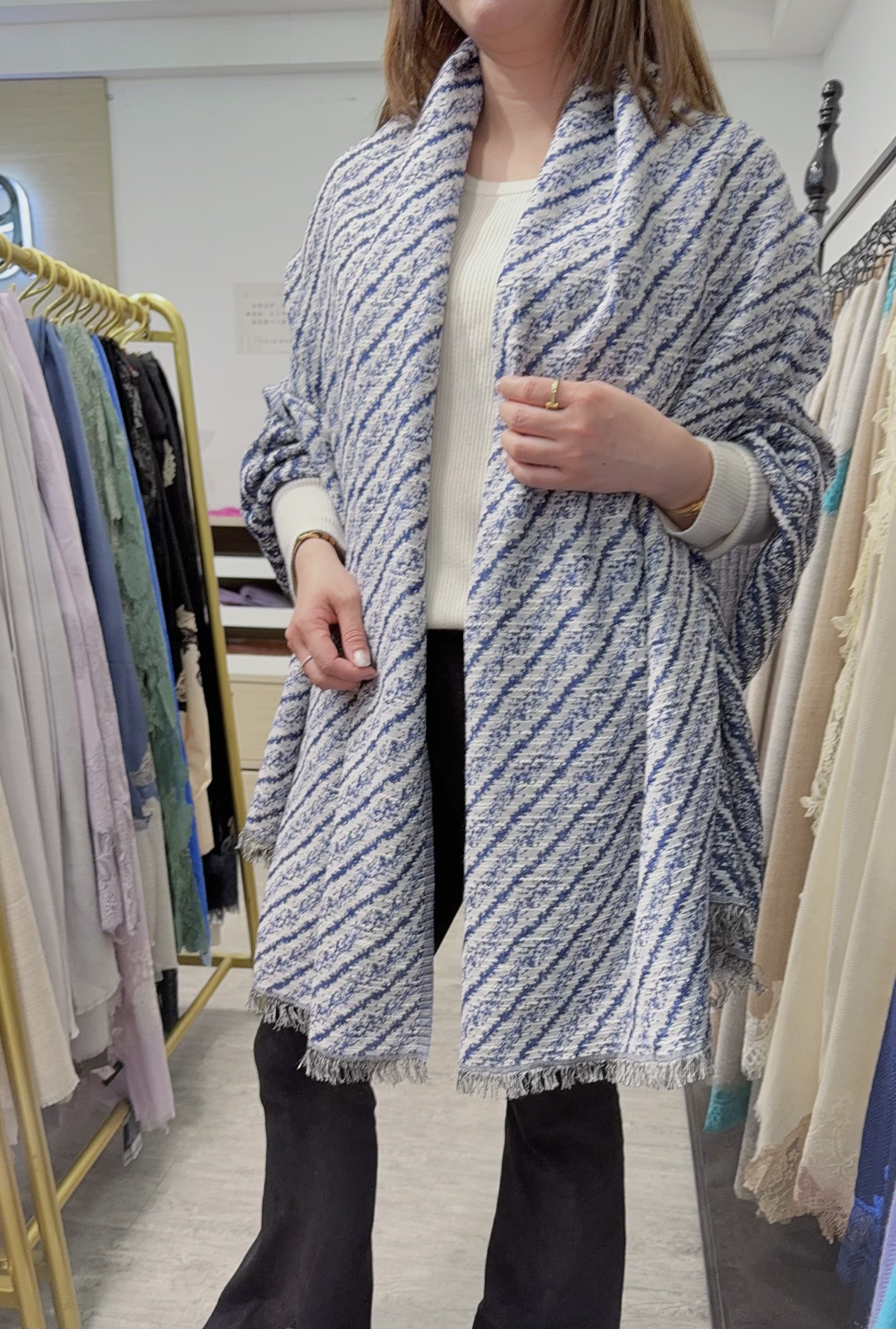 Scarfesia A24 701403372