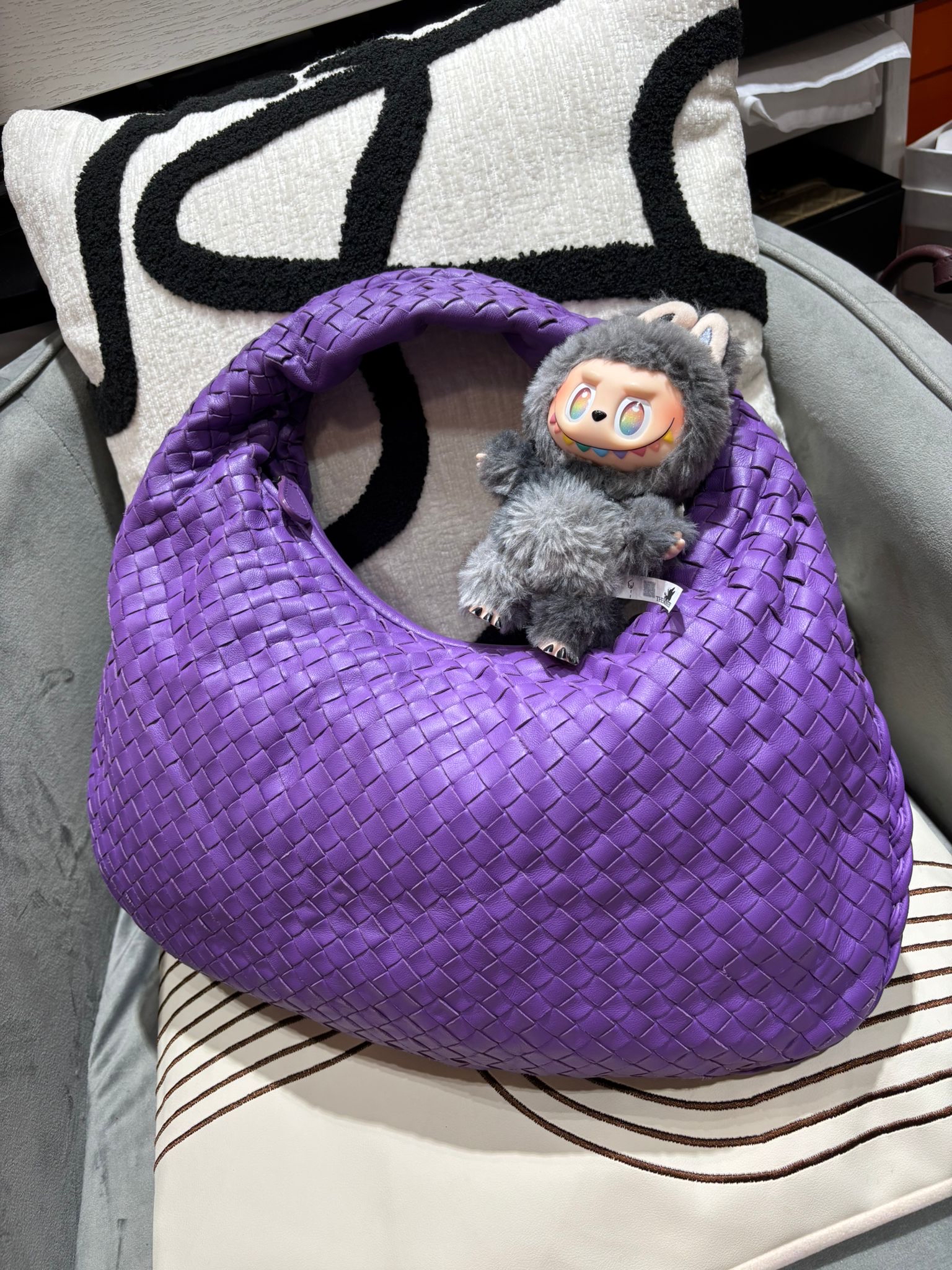 Bottega Veneta BV Intrecciato hobo Shoulder Bag 100%Authentic, 95%new ✅dust bag 