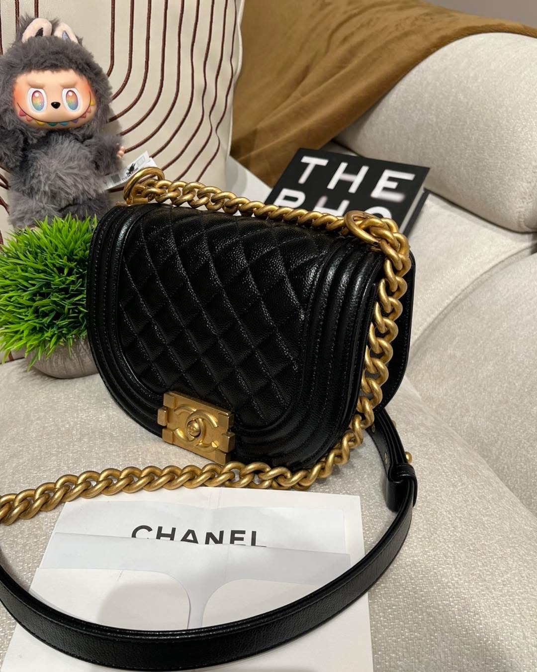 Chanel boy 黑色荔枝牛皮金鏈半圓boy 100%Authentic,98%new ✅香港專門店收據✅晶片✅塵袋✅box