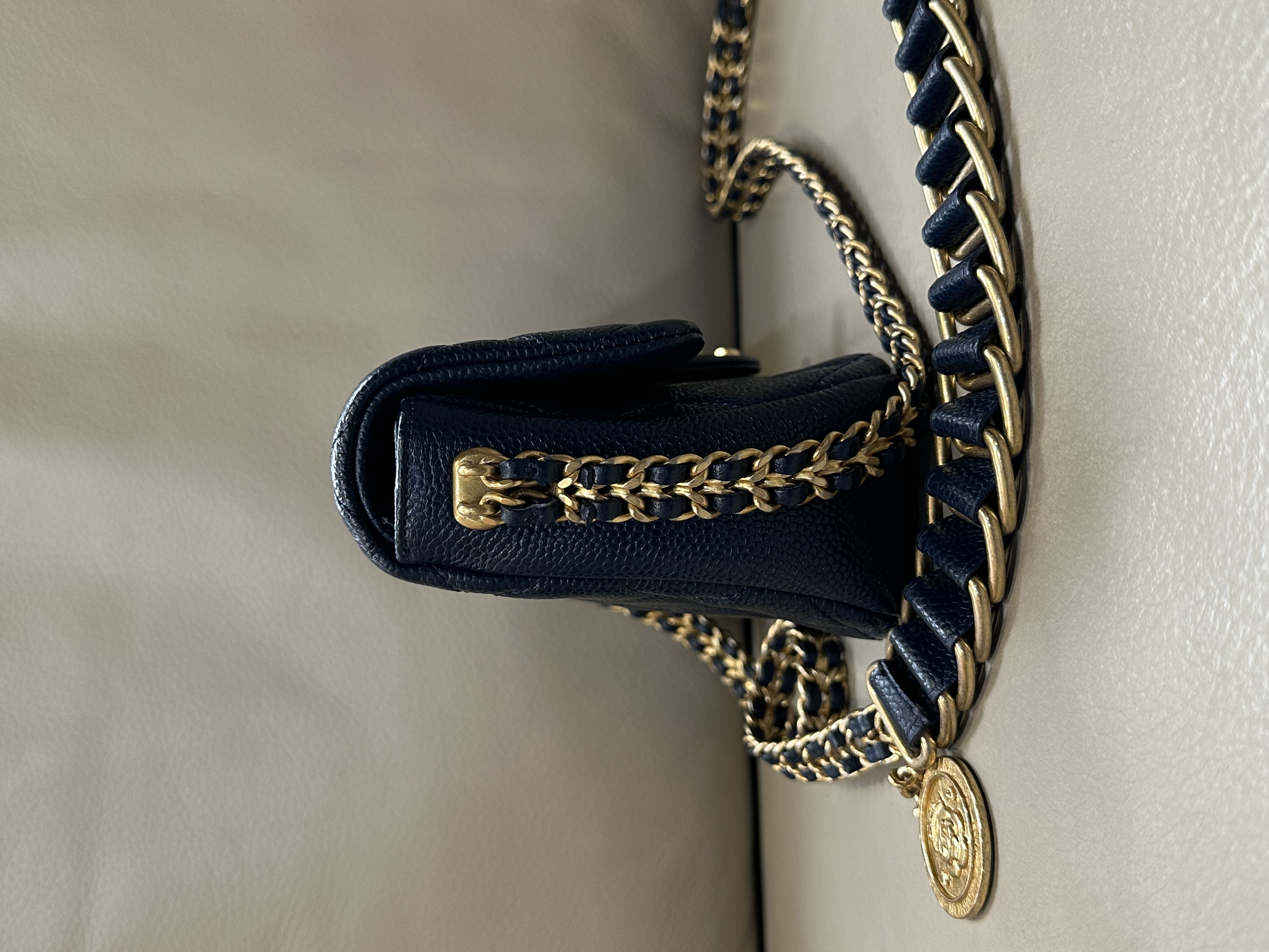 Pre-Owned Chanel Matelassé Chain Soul Flap Bag / Product Code: 26040520