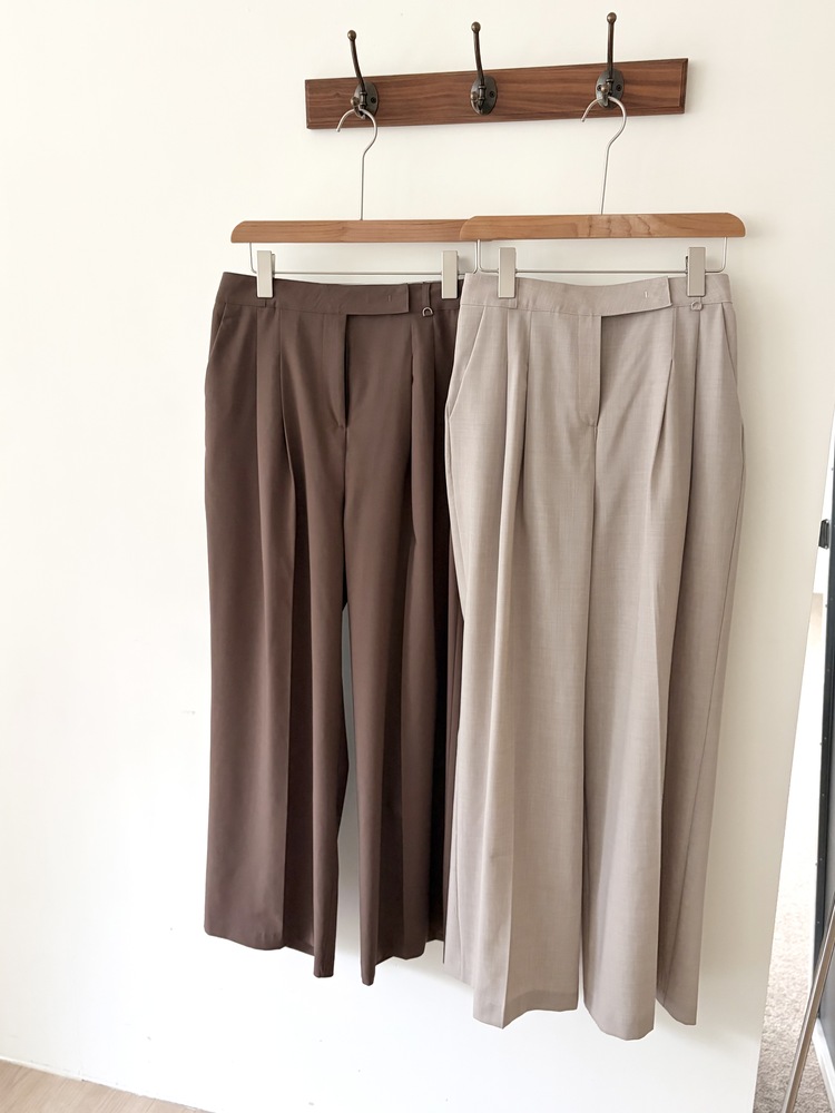 [極薄!] Strap Detail Pleated Pants (Brown)