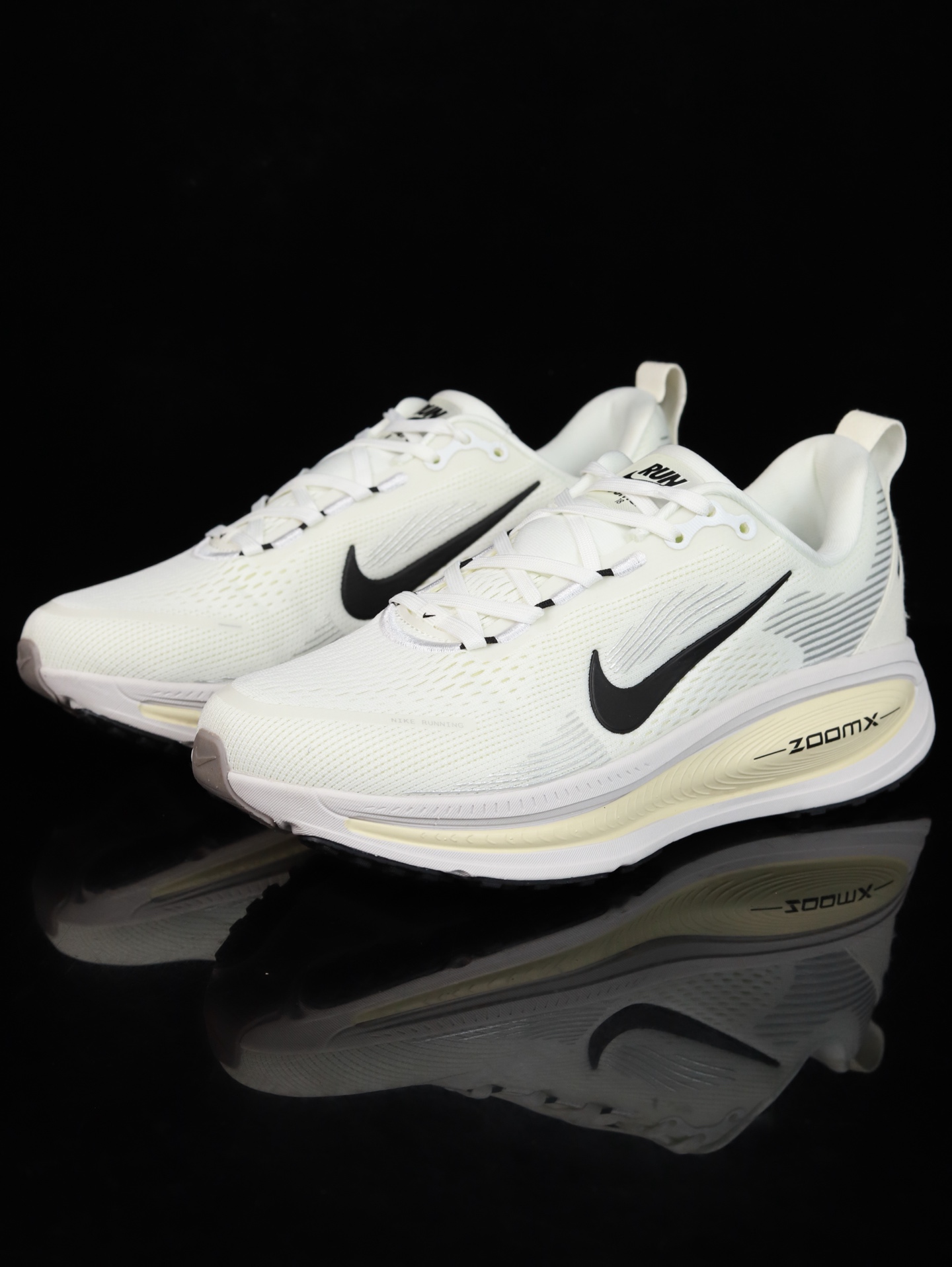 Nike Vomero 18 HM6803-101