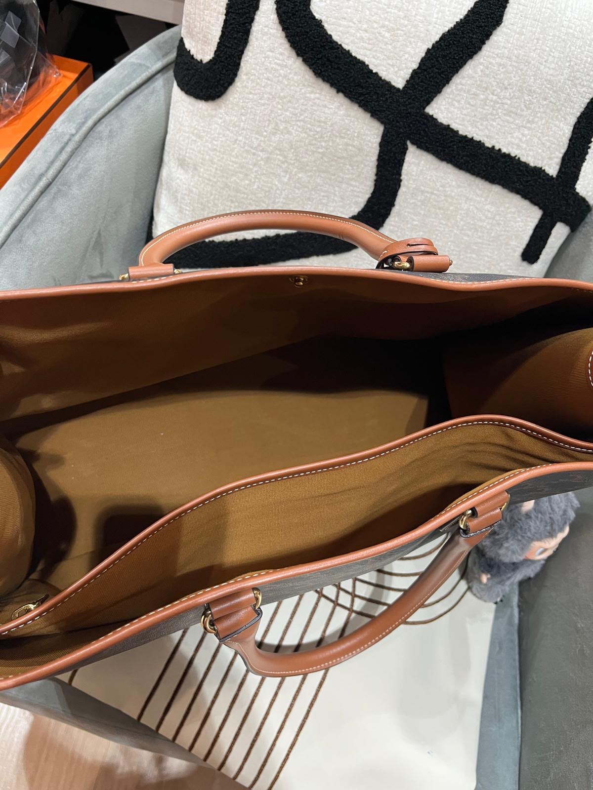 Celine Horizontal Cabas Tan tote bag 100%Authentic, 95%New ✅Dust bag