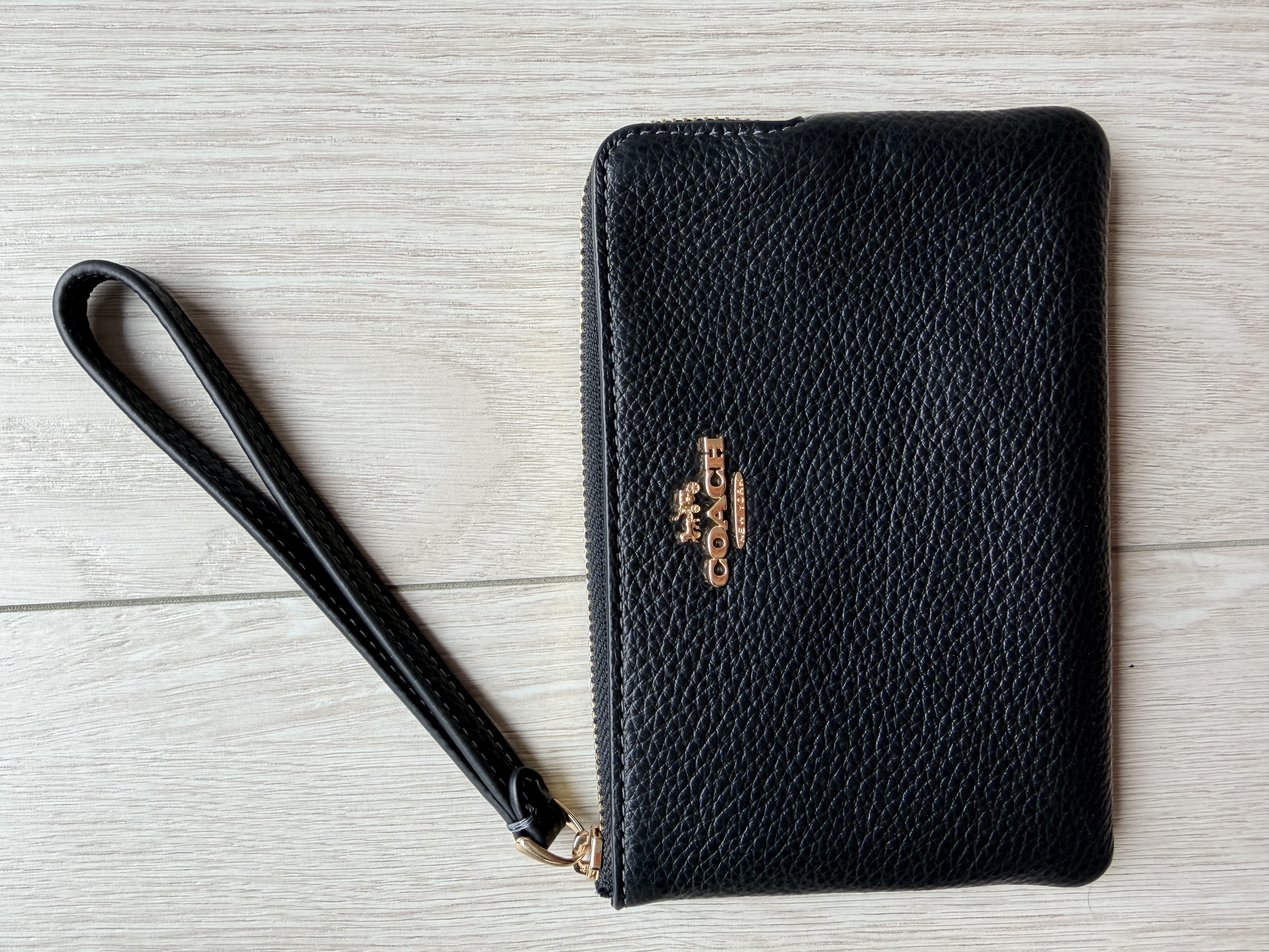 Coach Corner Zip Wristlet 單層拉鍊手拎袋仔