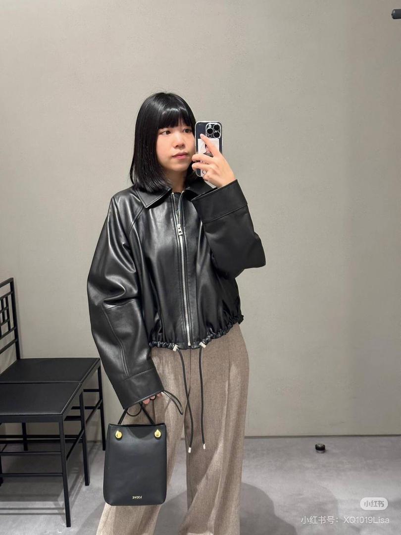 Loewe Cubi 小号皮革肩背包