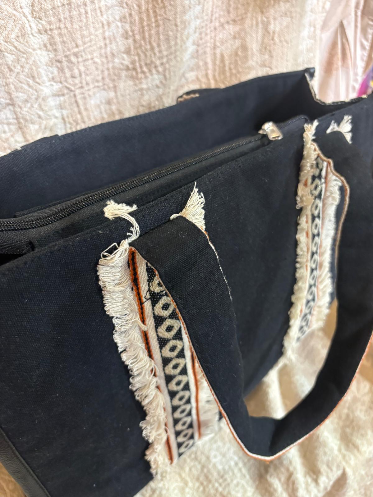 印度製造 - 黑色民族風蘇蘇刺繡袋