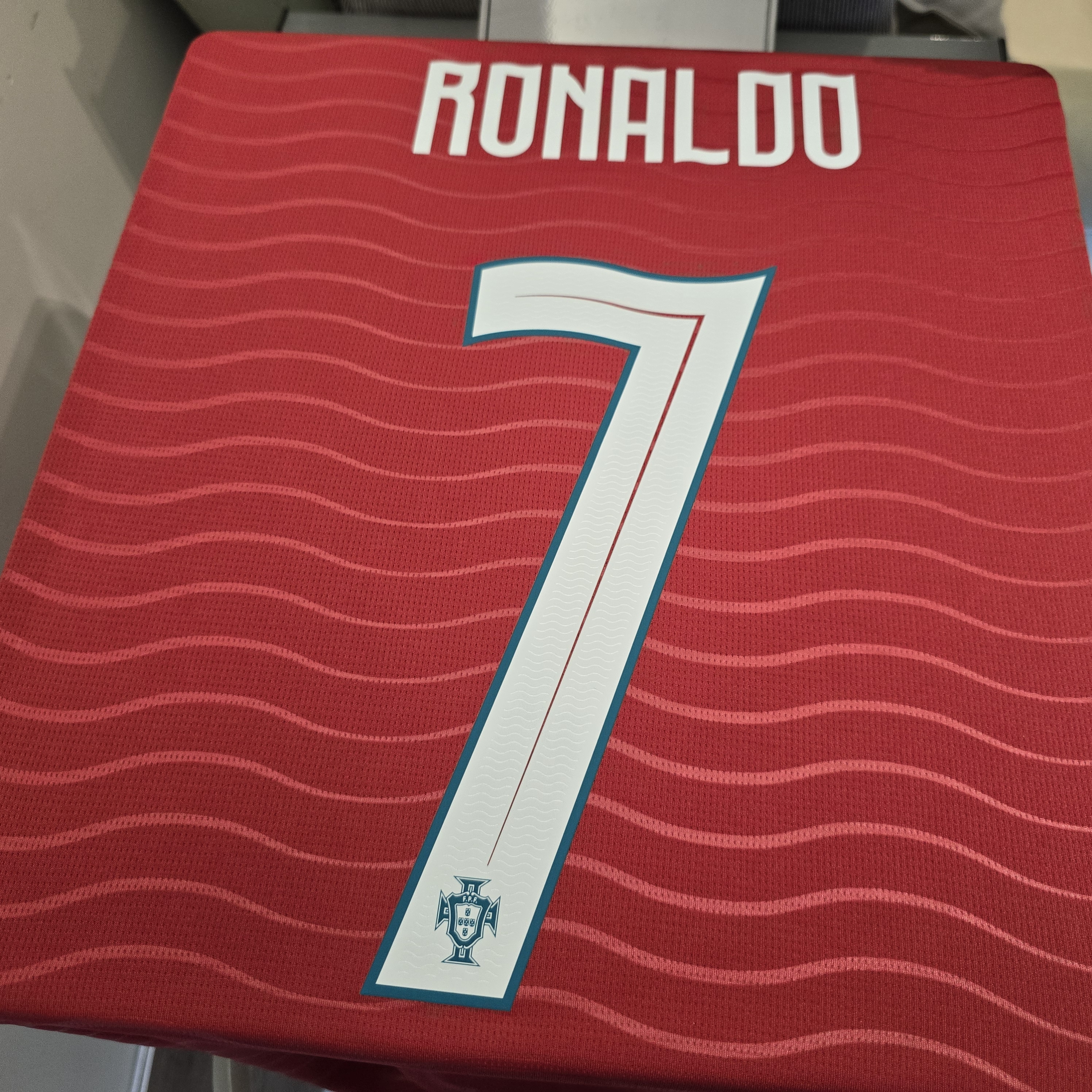 海洋力量 × 戰鬥精神 Puma Portugal 葡萄牙 2026-27 主場長袖球迷版球衣 (可加印字章) 783279