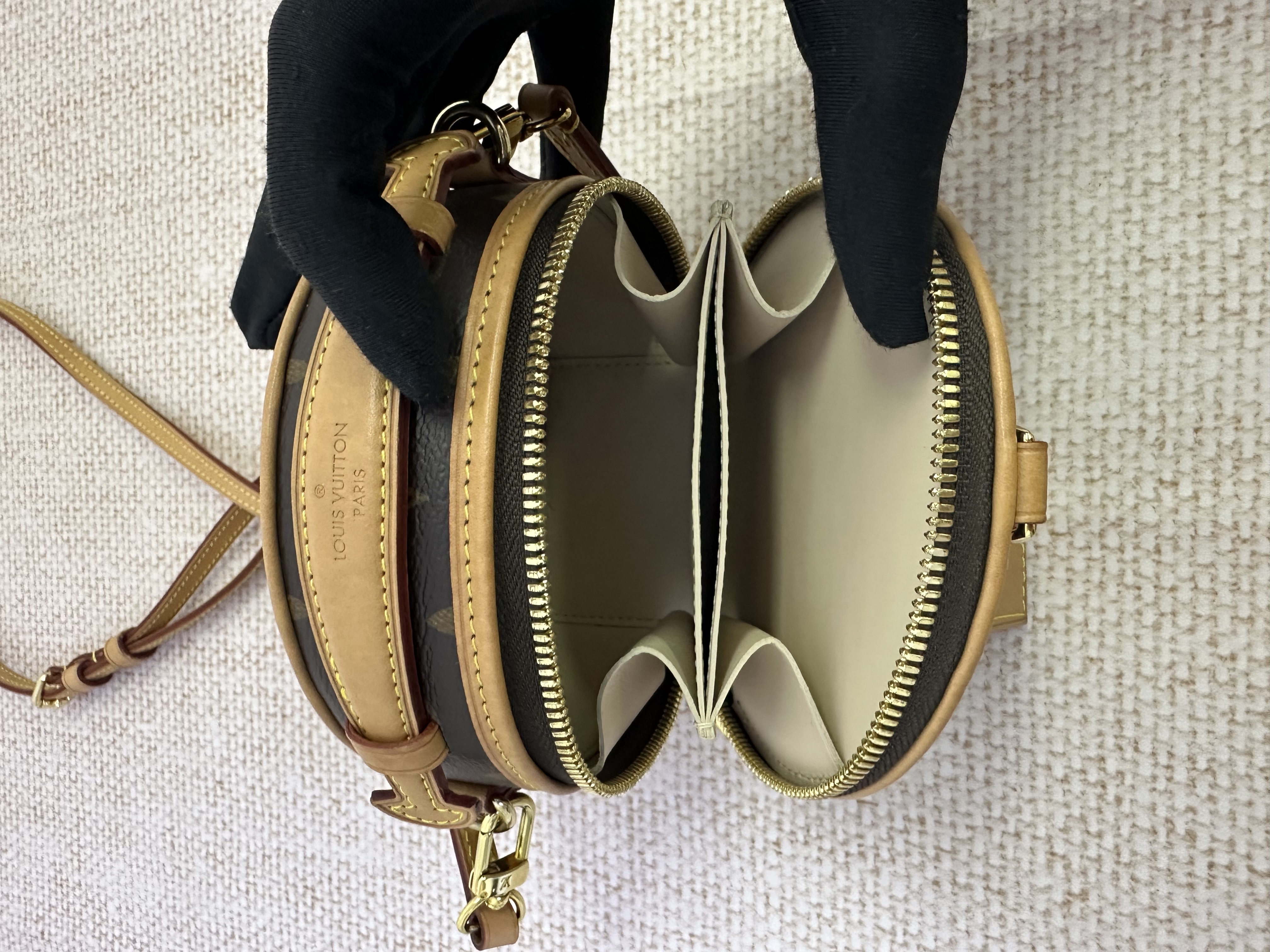 Pre-owned Louis Vuitton Mini Boîte Chapeau / Product Code: 26030910